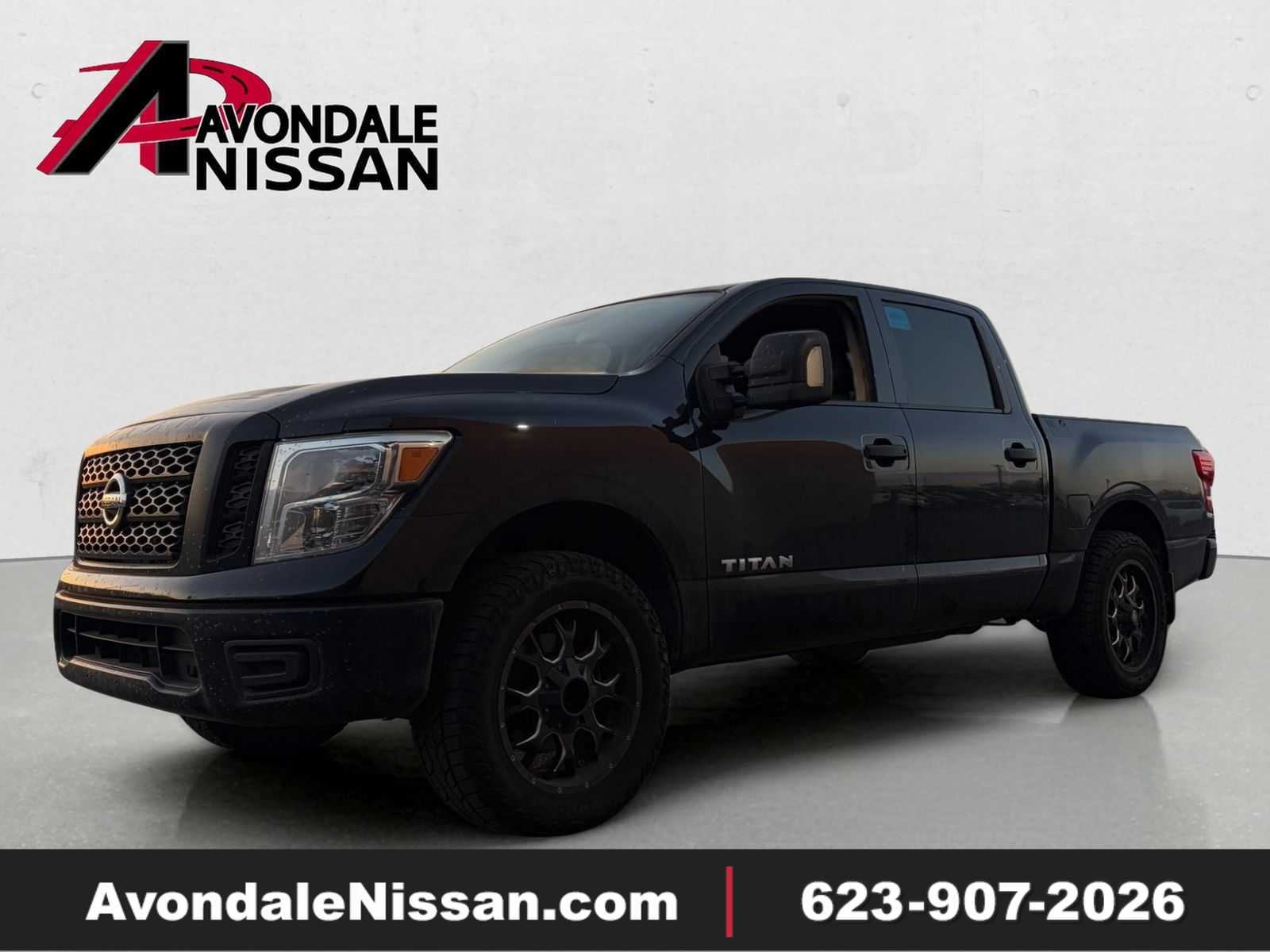 Gray (Magnetic Black) 2017 Nissan Titan Pickup Truck Four-Wheel Drive 7-Speed Automatic