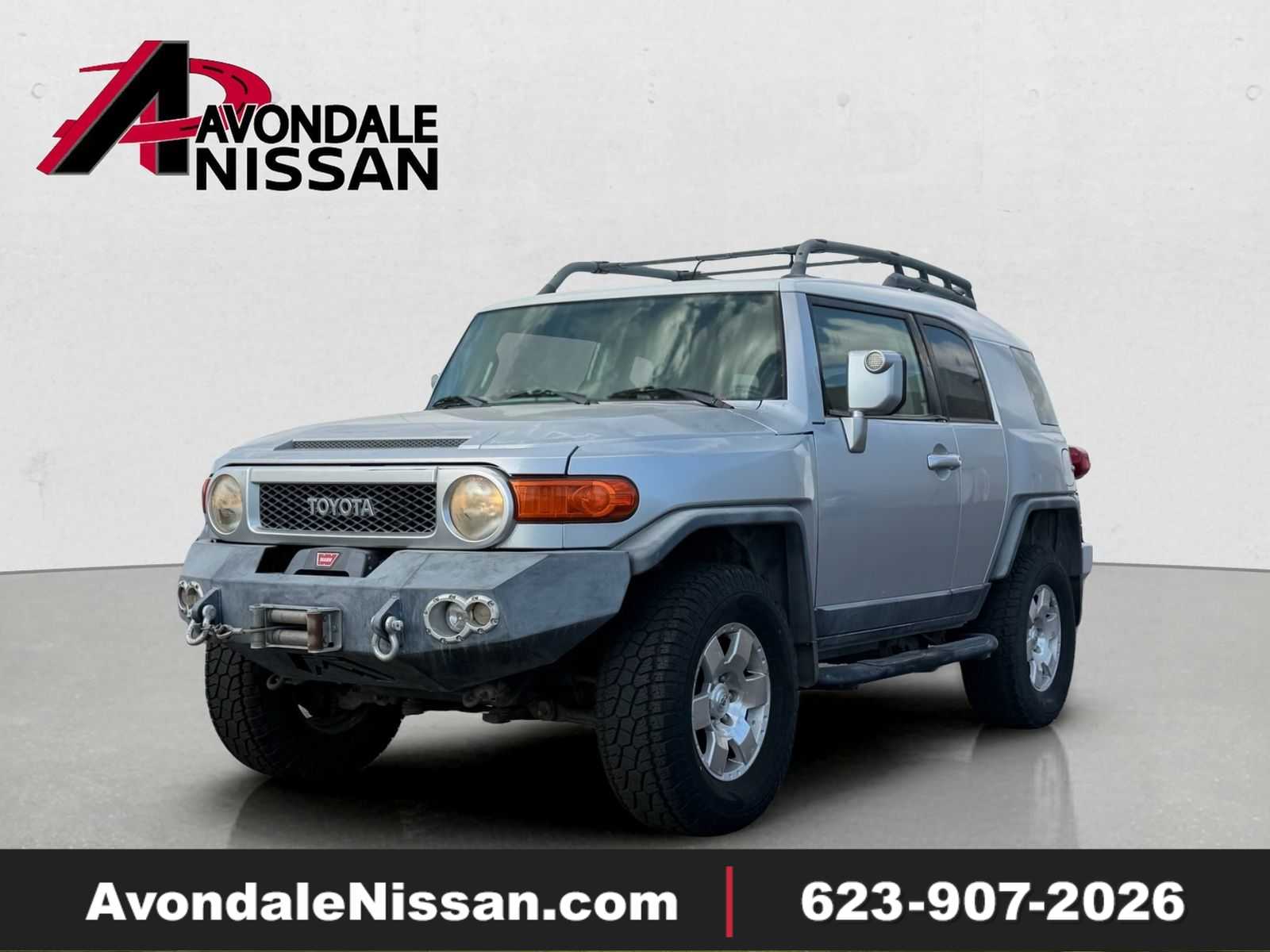 White/Titanium Metallic 2007 Toyota FJ Cruiser SUV / Crossover Four-Wheel Drive Manual