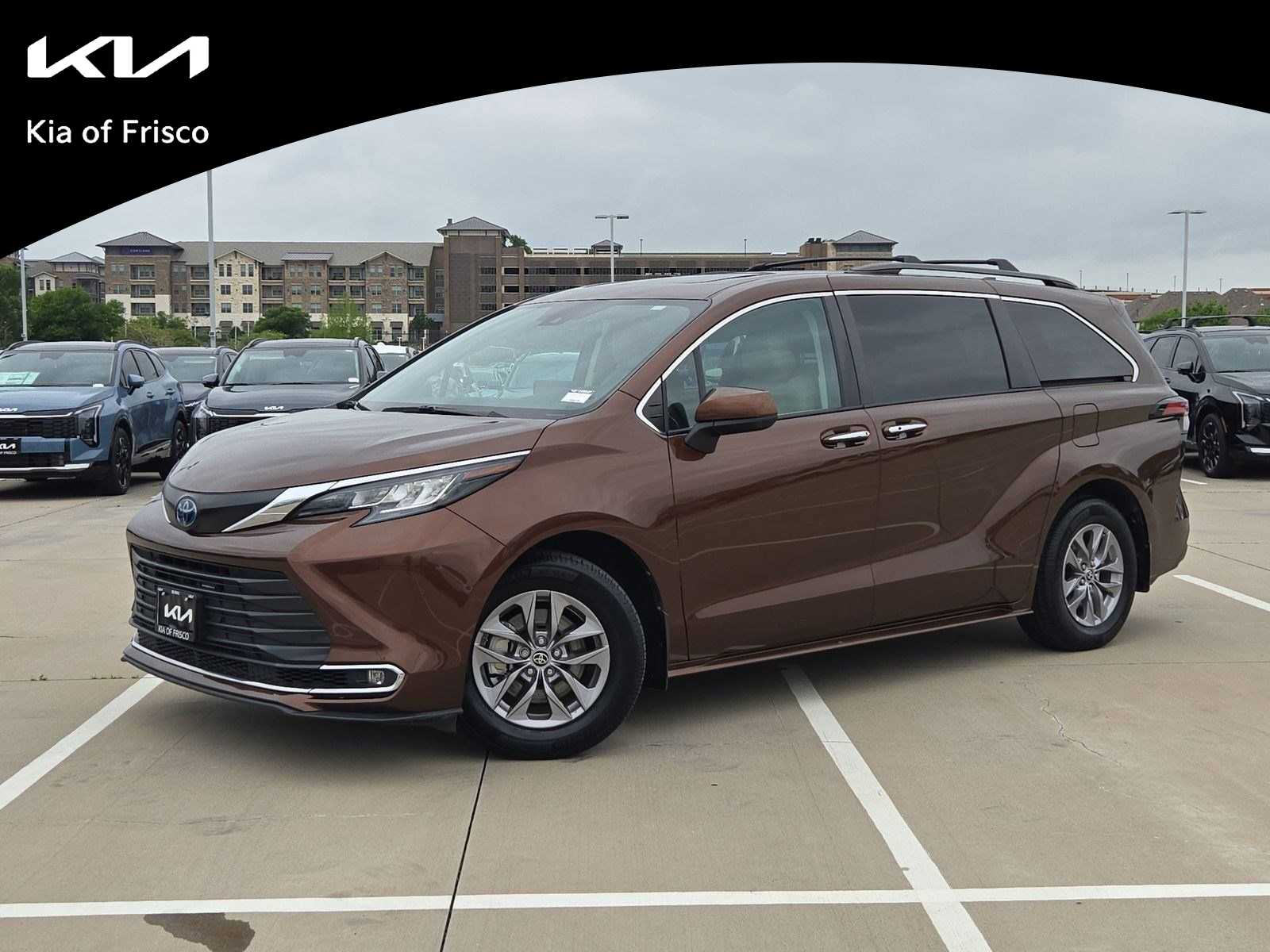 Sunset Bronze Mica 2022 Toyota Sienna XLE 7-Passenger FWD Minivan Front-Wheel Drive Continuously Variable Transmission