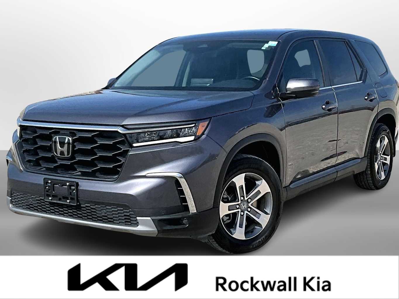 2023 Honda Pilot EX-L FWD with Captains Chairs