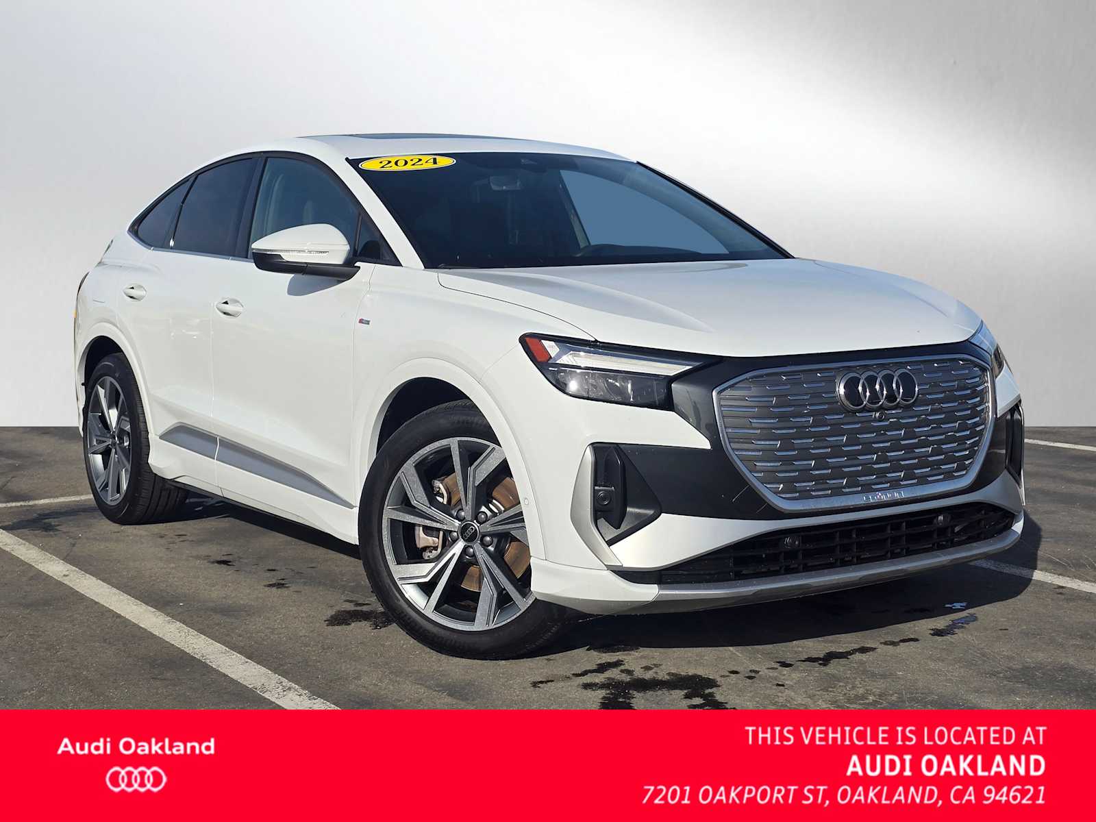 Glacier White Metallic 2024 Audi Q4 e-tron Sportback quattro Premium Plus 55 Sedan All-Wheel Drive 1-Speed Automatic