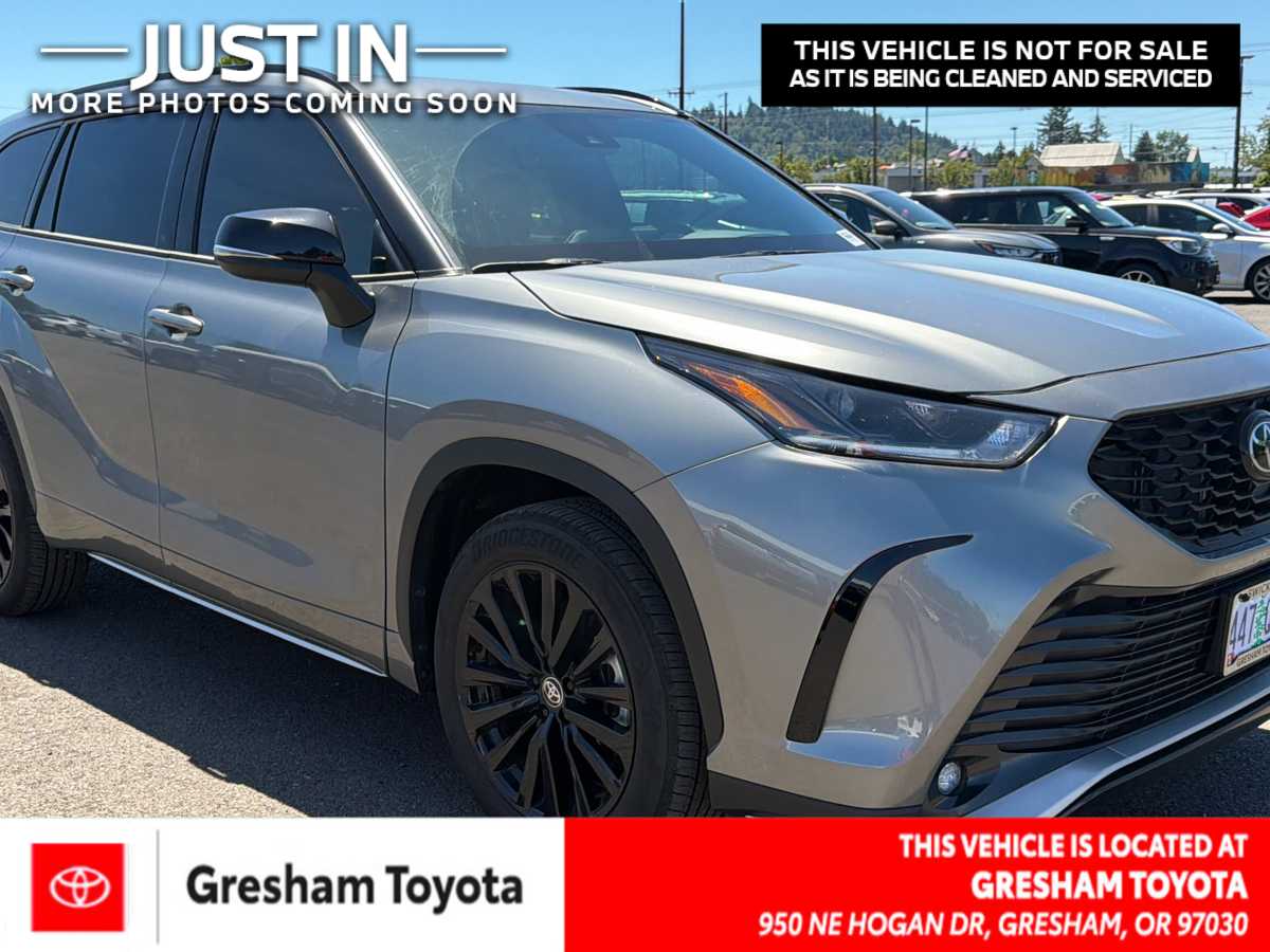 Heavy Metal 2026 Toyota Highlander XSE AWD SUV / Crossover All-Wheel Drive Automatic