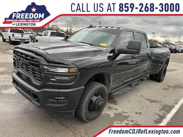 2025 RAM 3500 Tradesman Crew Cab LB DRW 4WD