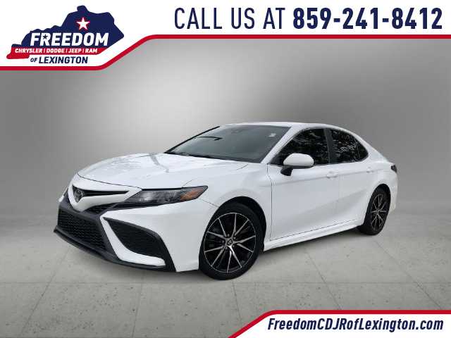  2021 Toyota Camry SE FWD   