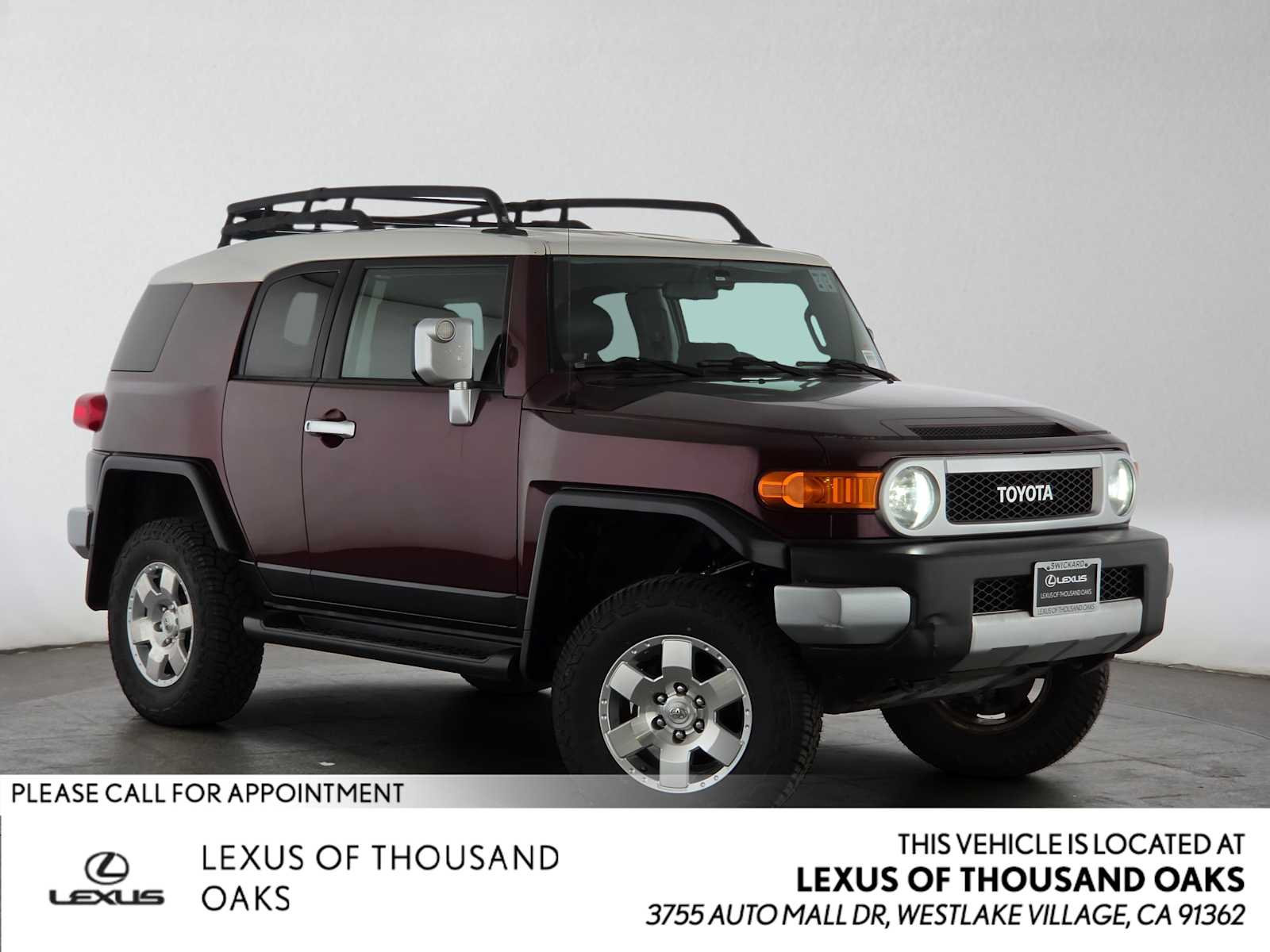 White/Black Cherry Pearl 2007 Toyota FJ Cruiser SUV / Crossover Rear-Wheel Drive 5-Speed Automatic