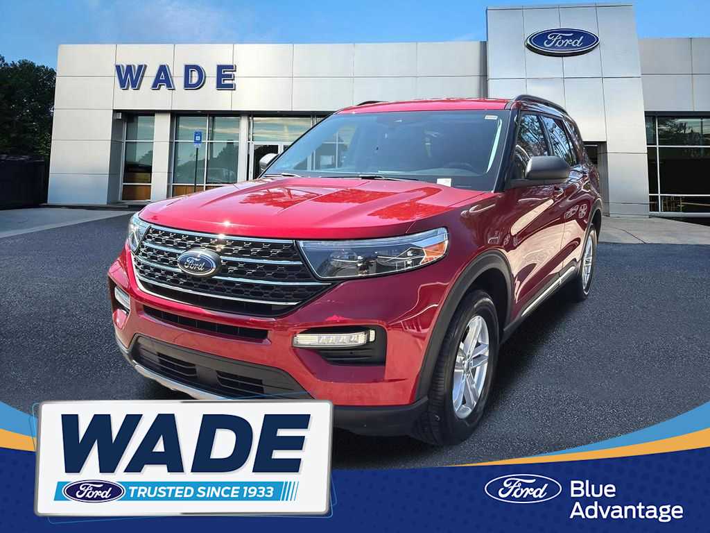 Rapid Red Metallic Tinted Clearcoat 2022 Ford Explorer XLT AWD SUV / Crossover All-Wheel Drive Automatic