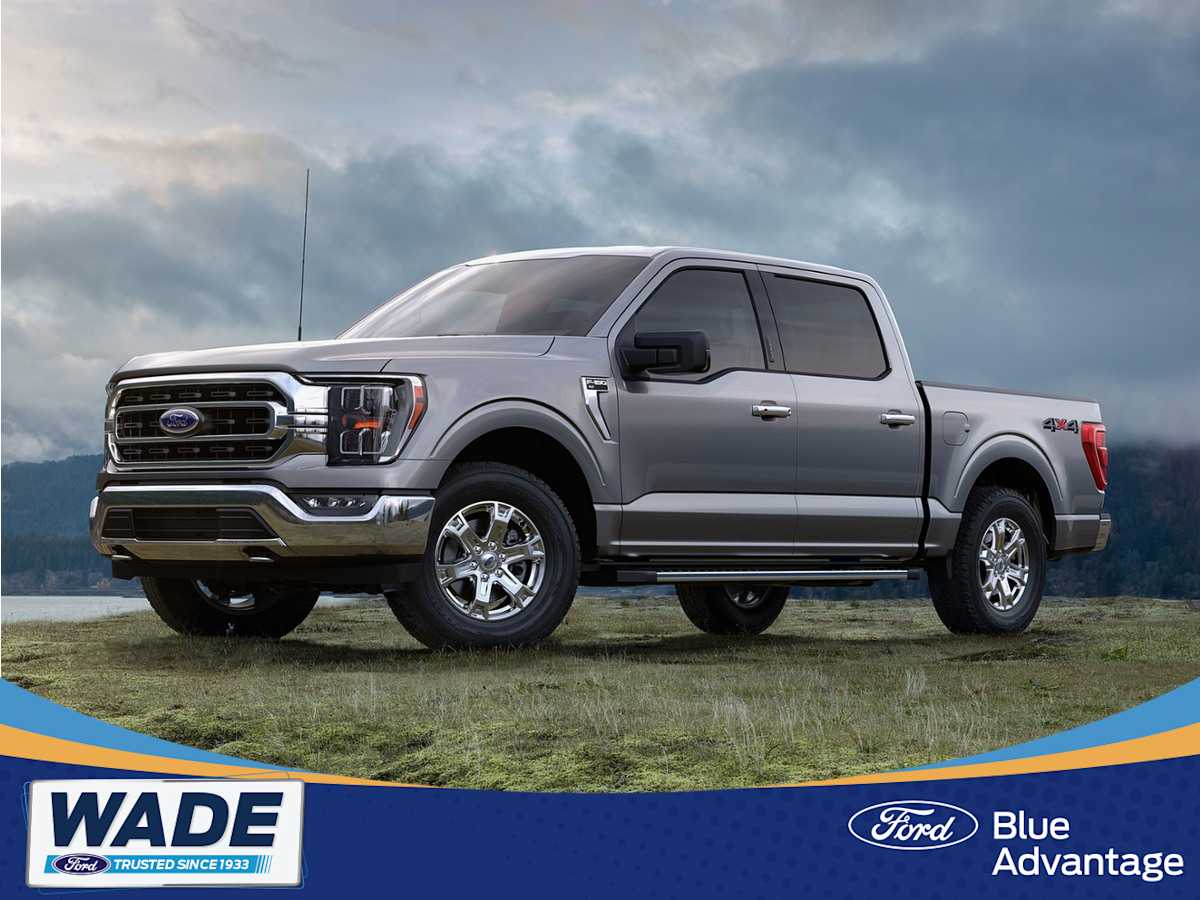 Iconic Silver Metallic 2023 Ford F-150 XLT SuperCrew 4WD Pickup Truck Four-Wheel Drive Automatic