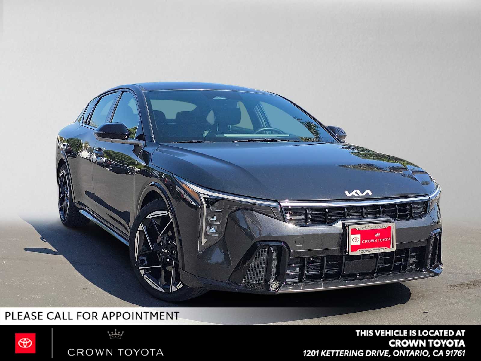 Interstellar Gray 2025 Kia K4 Sedan Front-Wheel Drive Continuously Variable Transmission