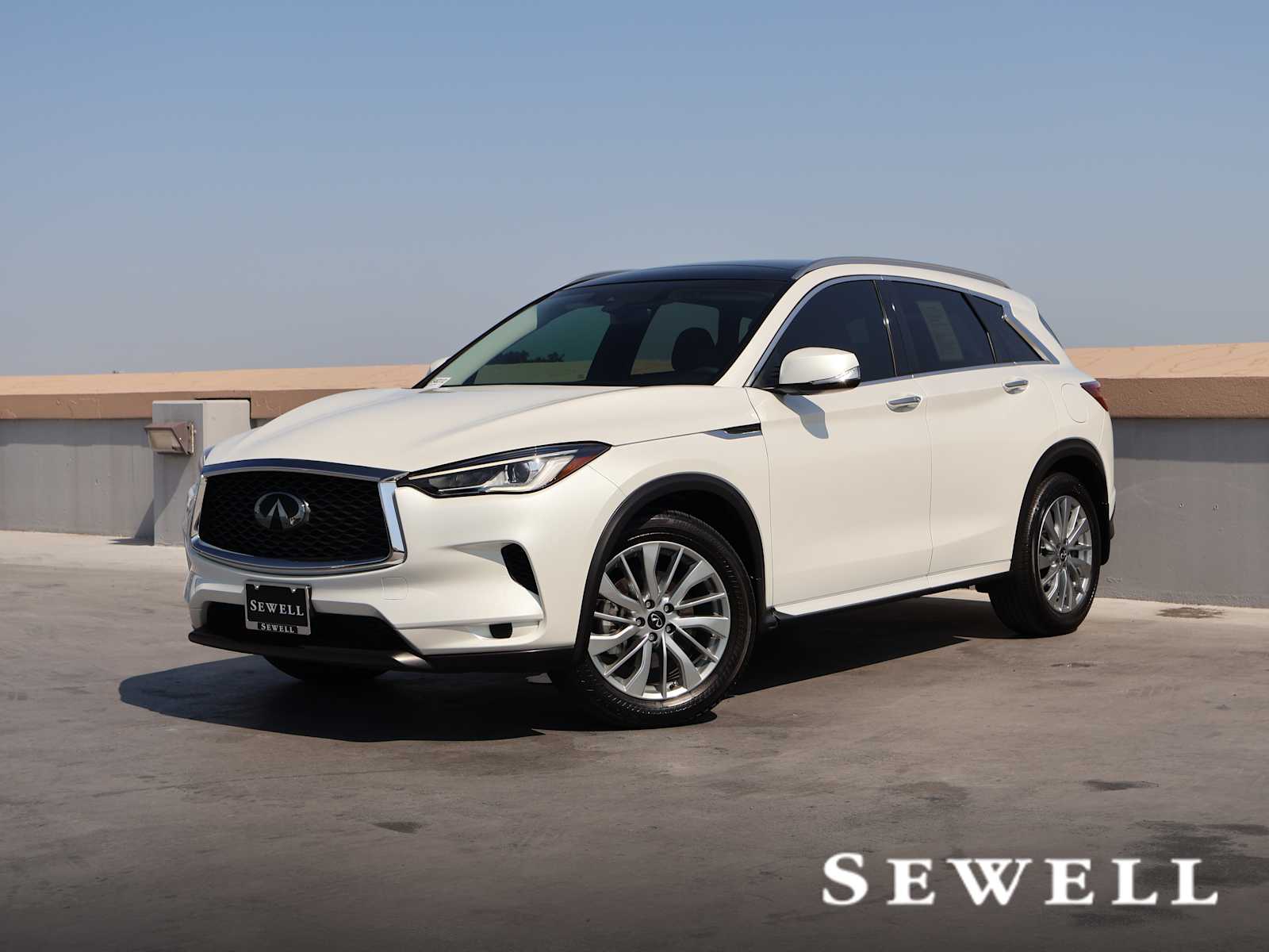 2023 INFINITI QX50 LUXE