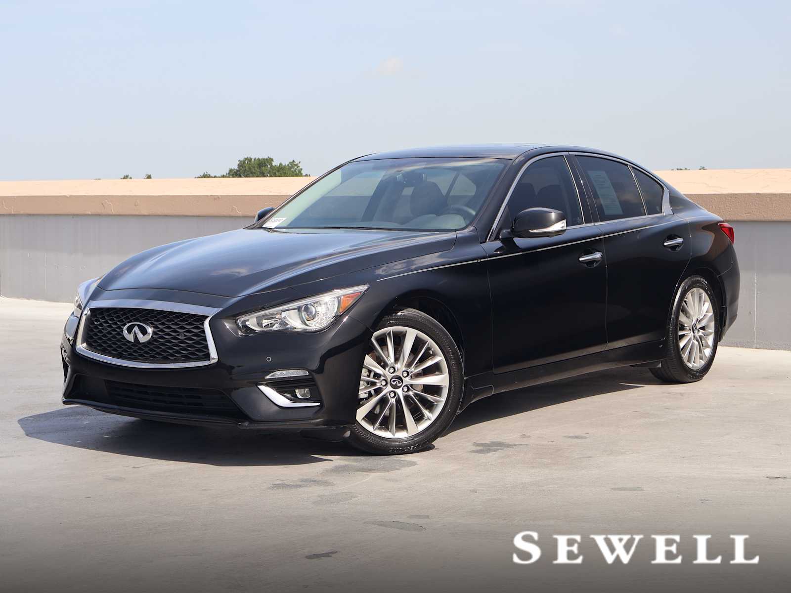 2023 INFINITI Q50 LUXE