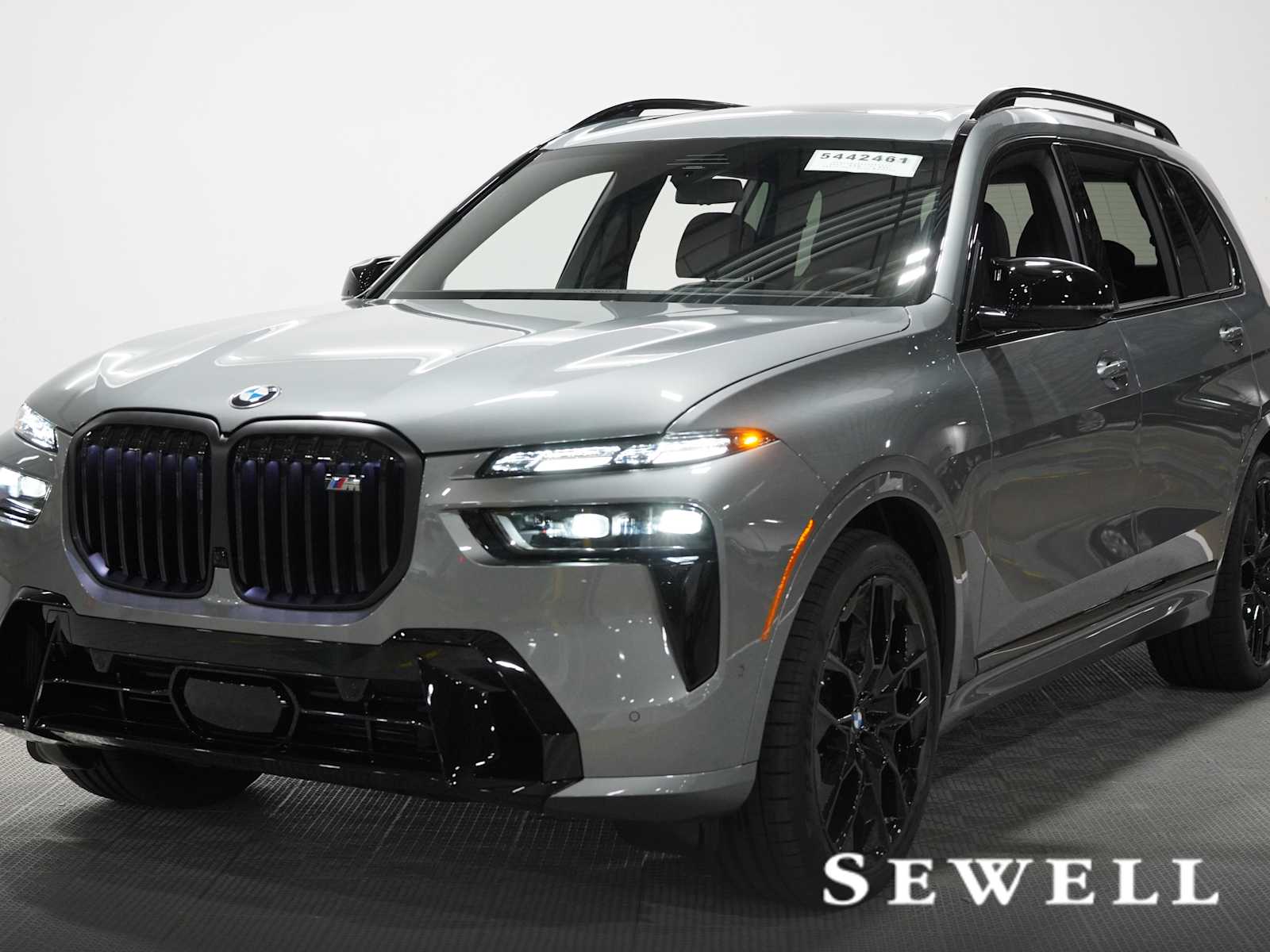 2027 BMW X7 M60i
