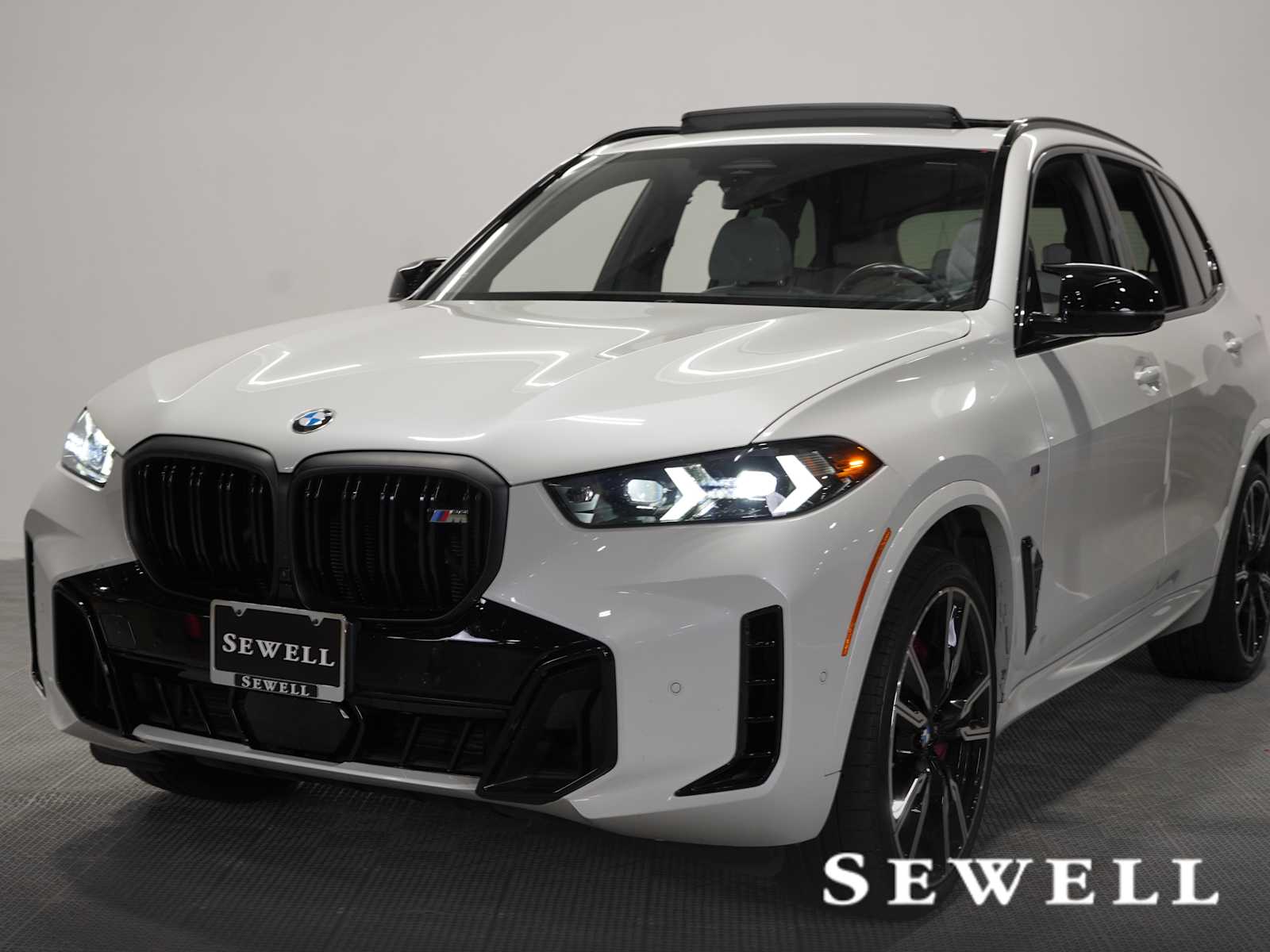2025 BMW X5 M60i