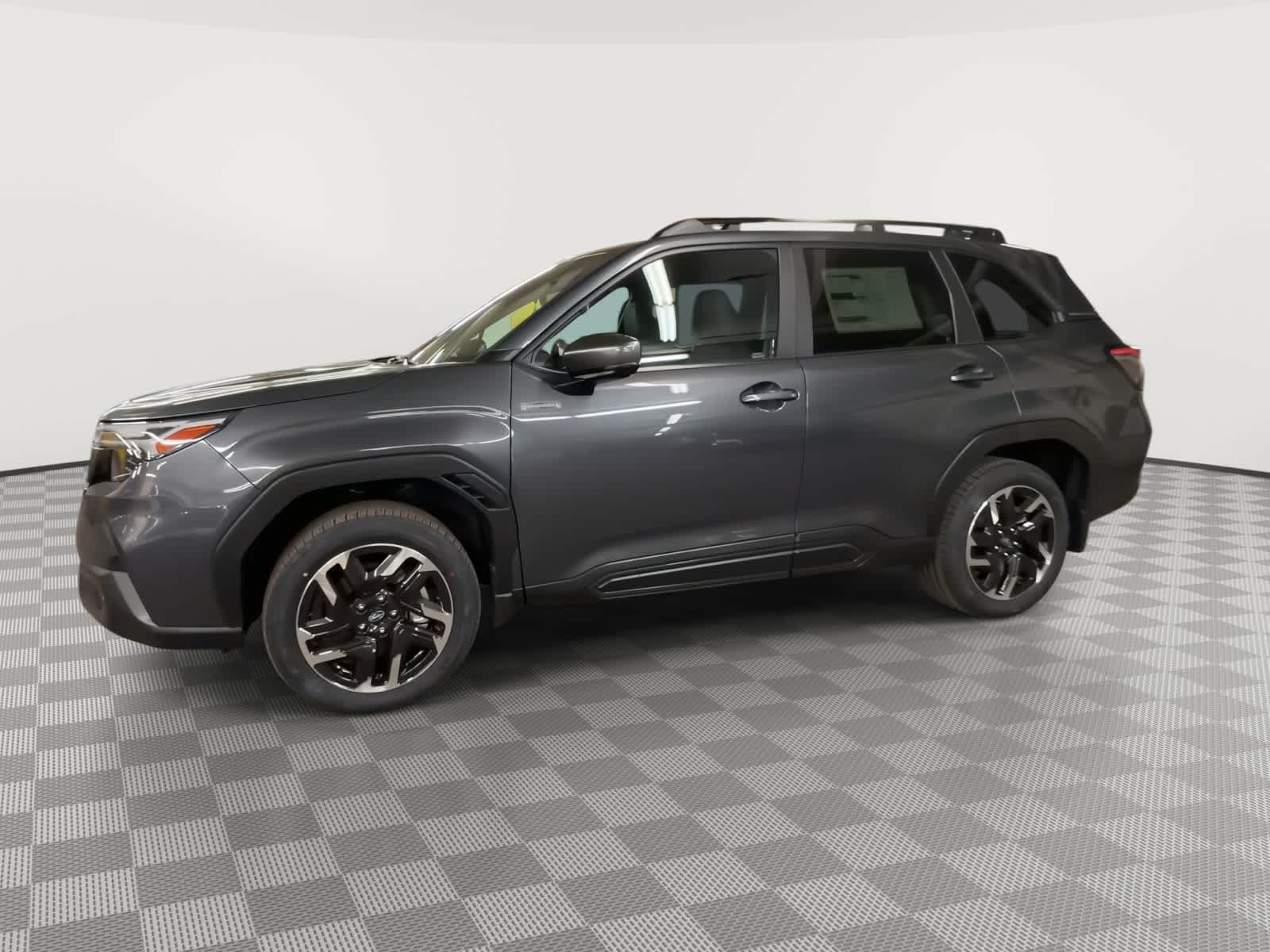 View vehicle photo 5