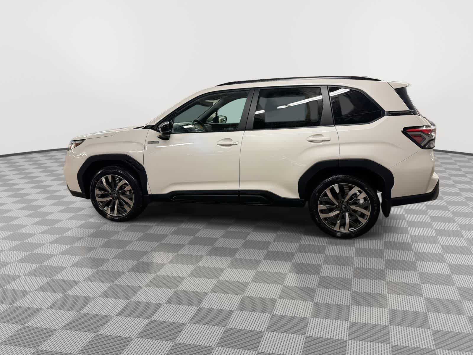 View vehicle photo 5