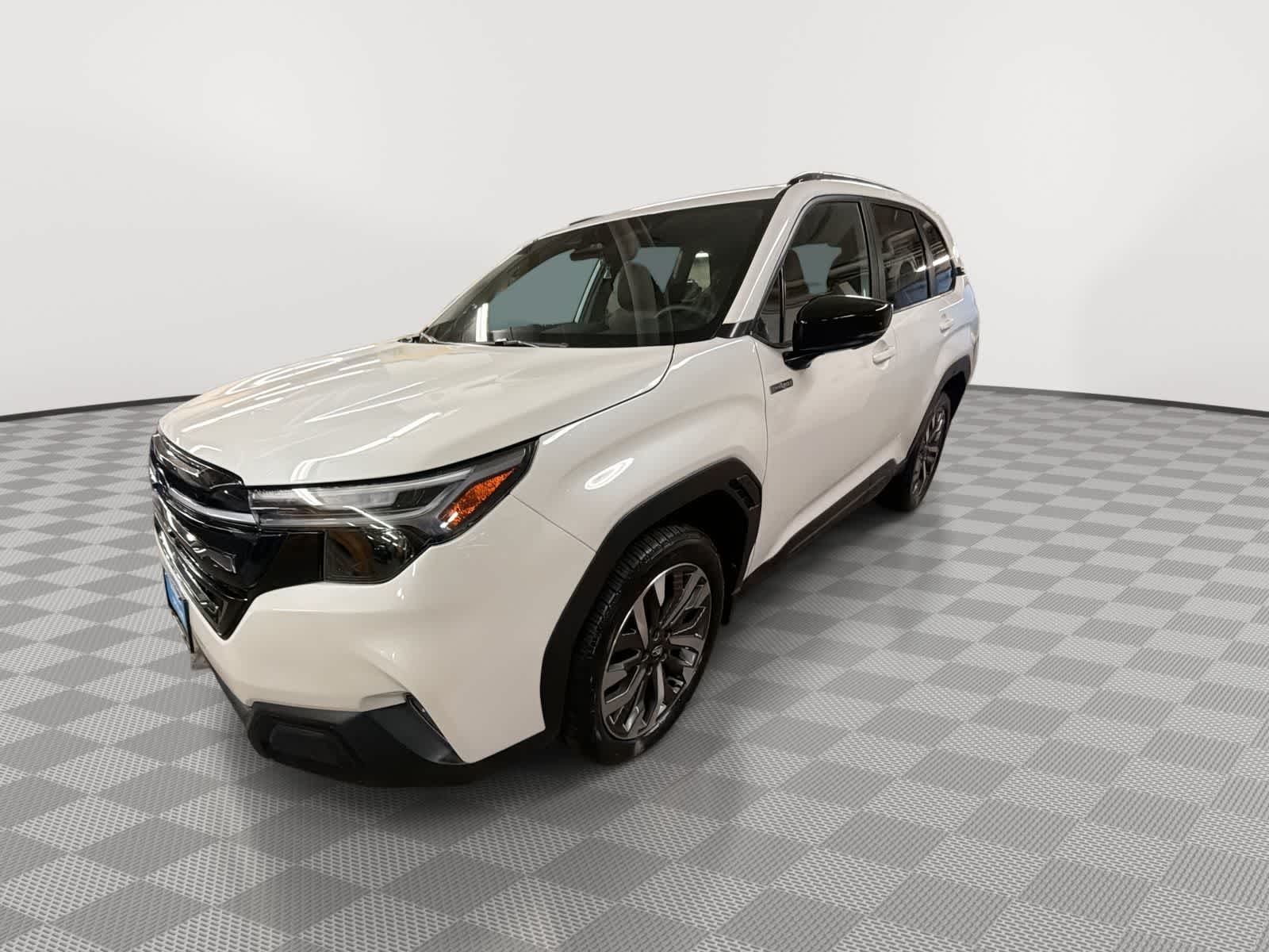 View vehicle photo 4