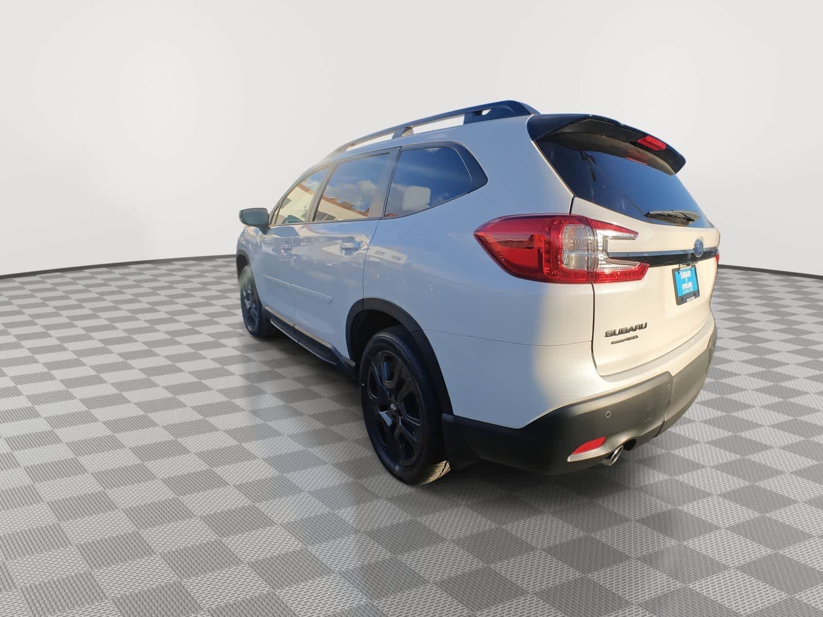 View vehicle photo 6