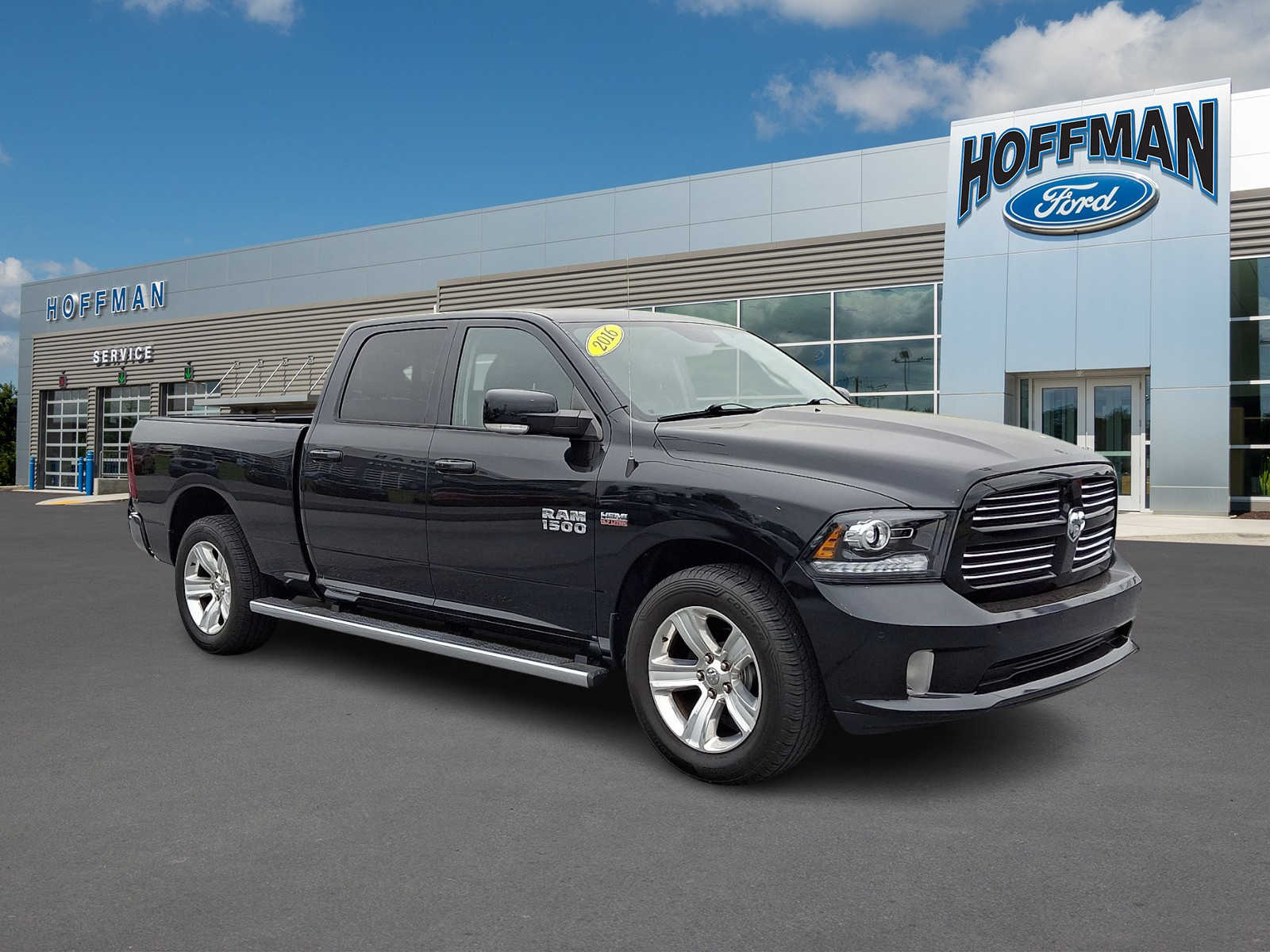 Brilliant Black Crystal Pearlcoat 2016 RAM 1500 Sport Crew Cab 4WD Pickup Truck Four-Wheel Drive 8-Speed Automatic