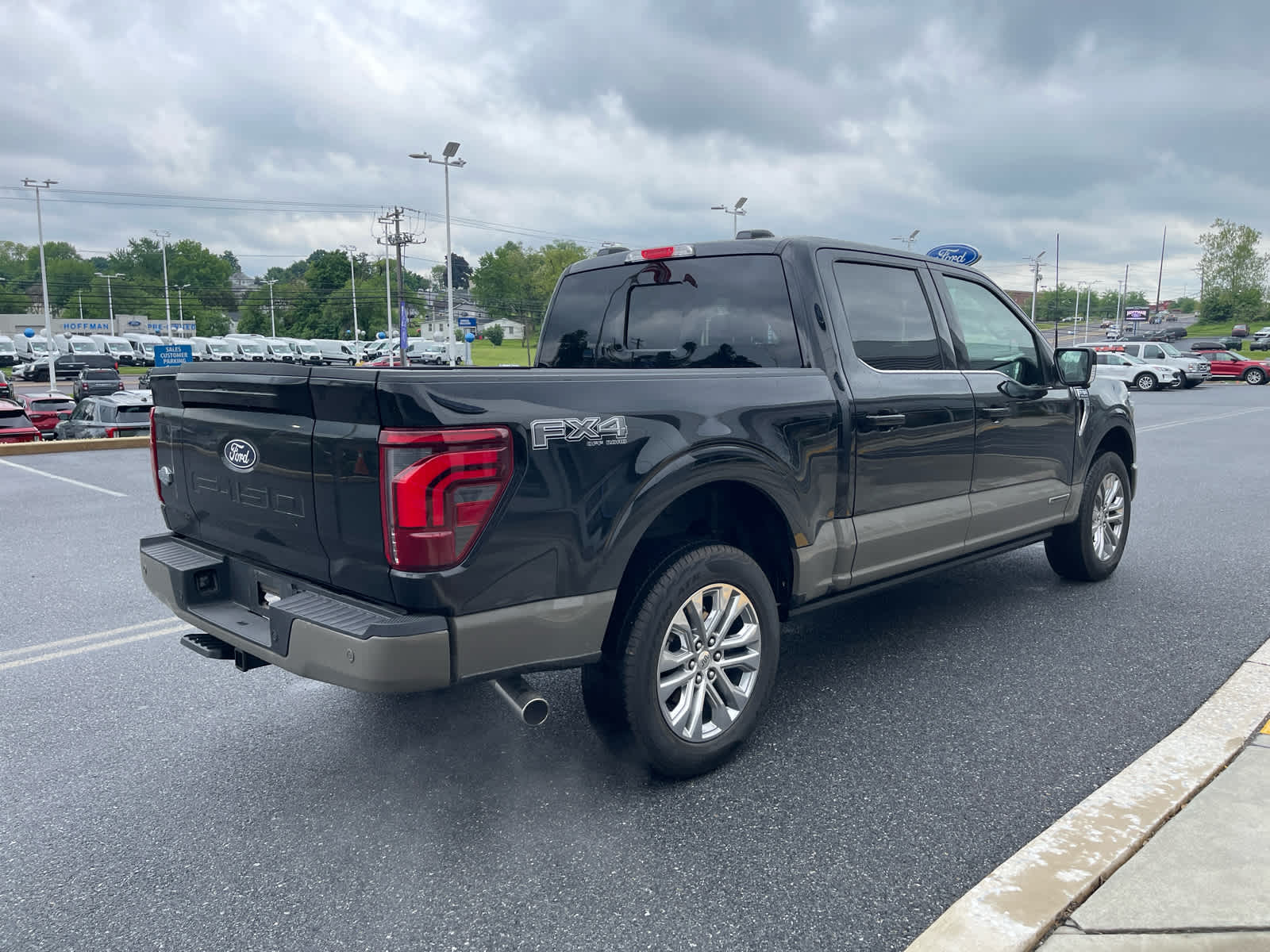 View vehicle photo 5