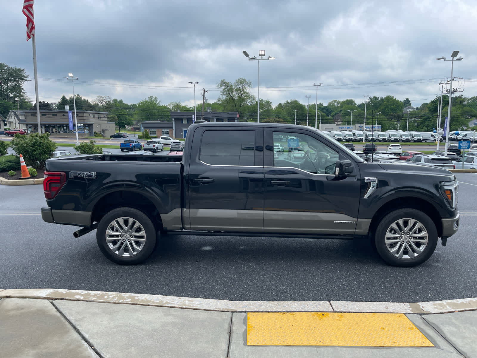 View vehicle photo 6