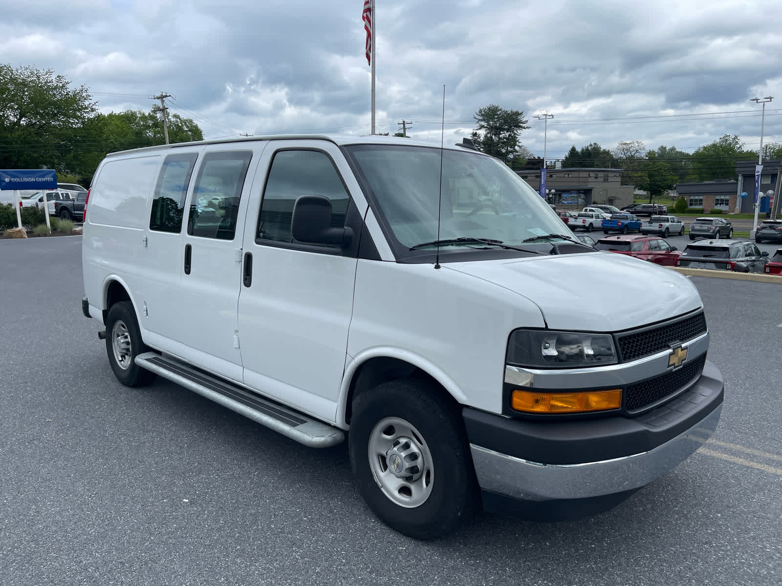 View vehicle photo 7