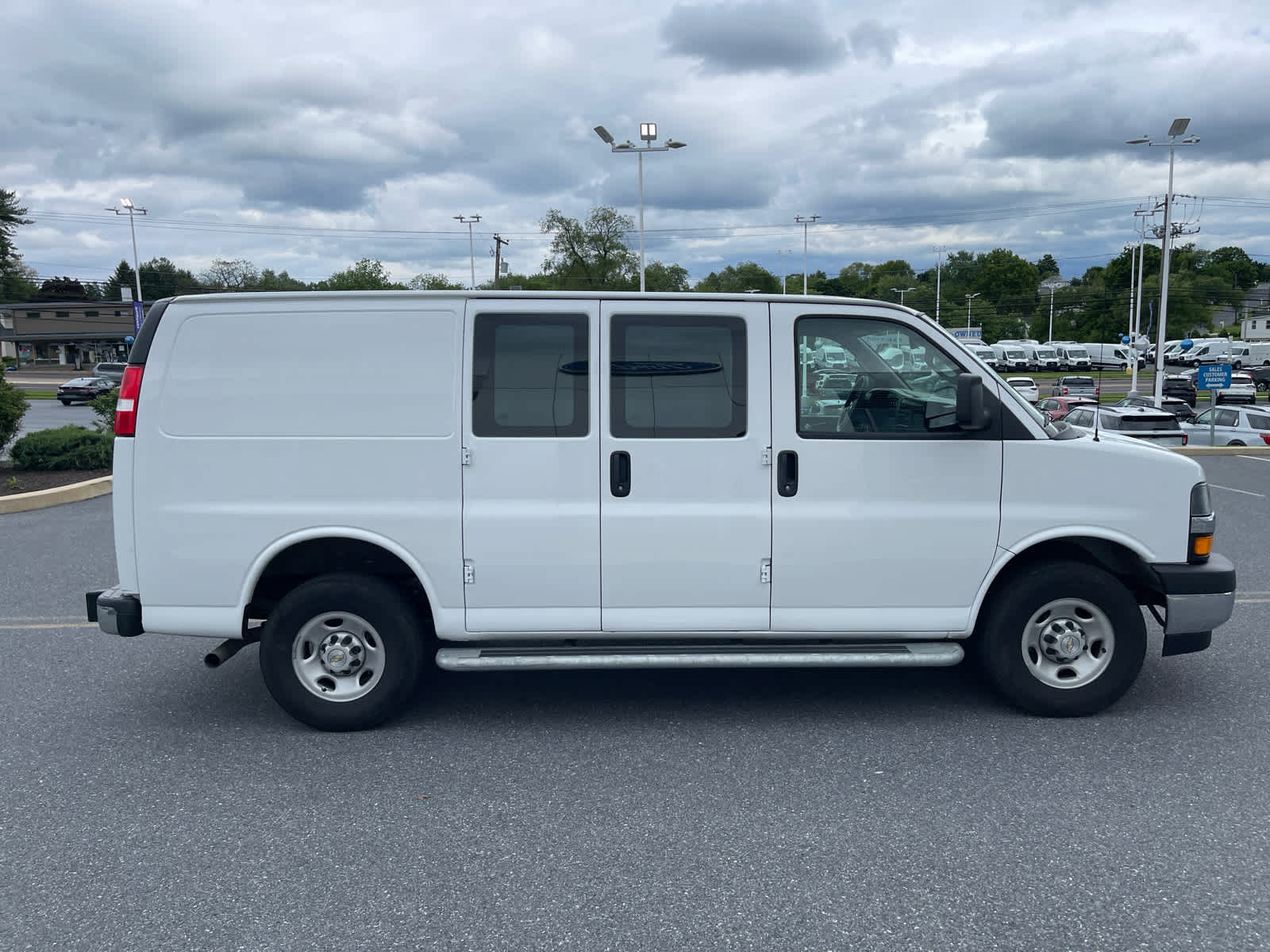 View vehicle photo 6
