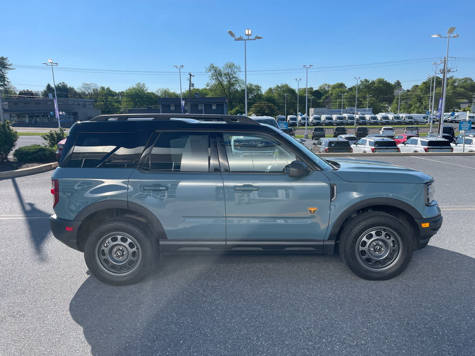 View vehicle photo 7