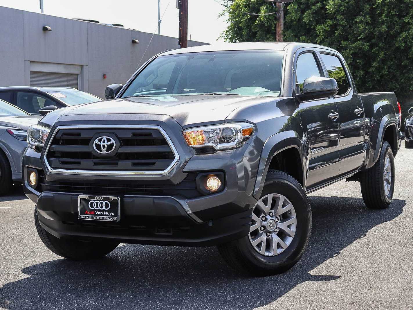 Magnetic Gray Metallic 2016 Toyota Tacoma Pickup Truck 4X2 6-Speed Automatic