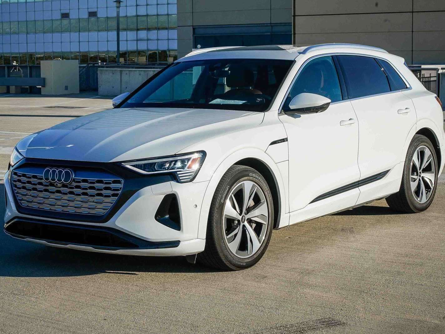 2024 Audi Q8 e-tron quattro Premium Plus AWD