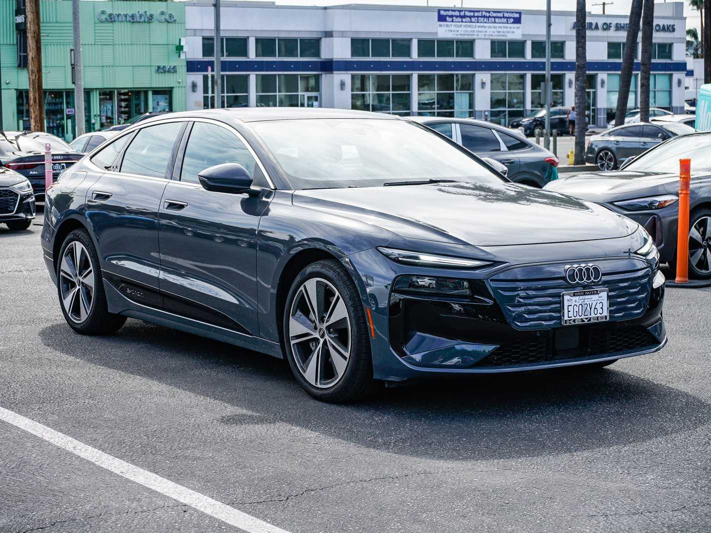 View vehicle photo 5