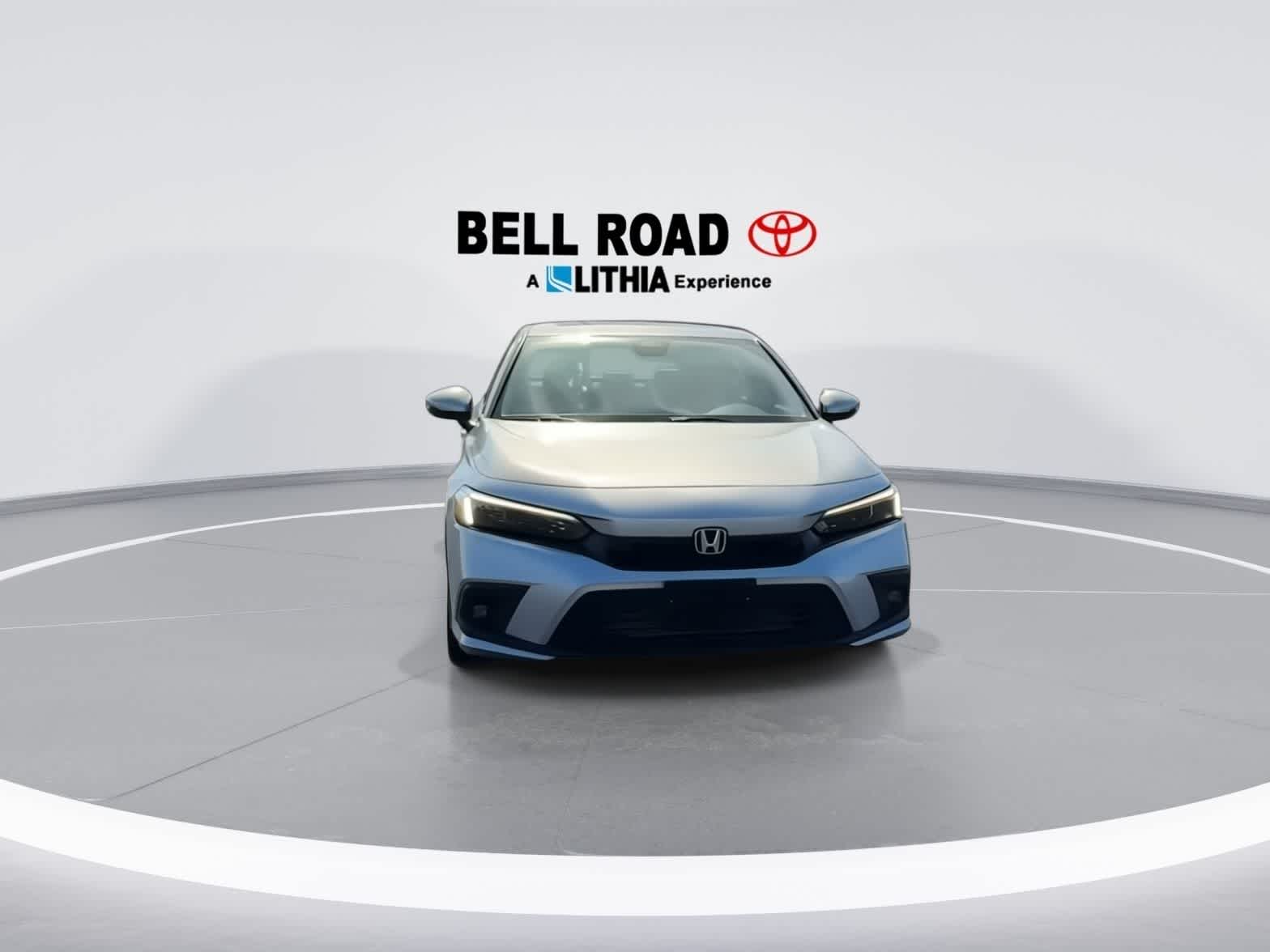 View vehicle photo 3