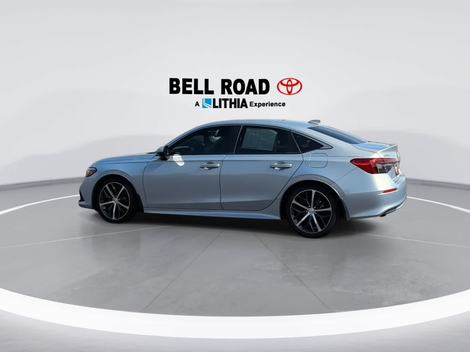 View vehicle photo 6