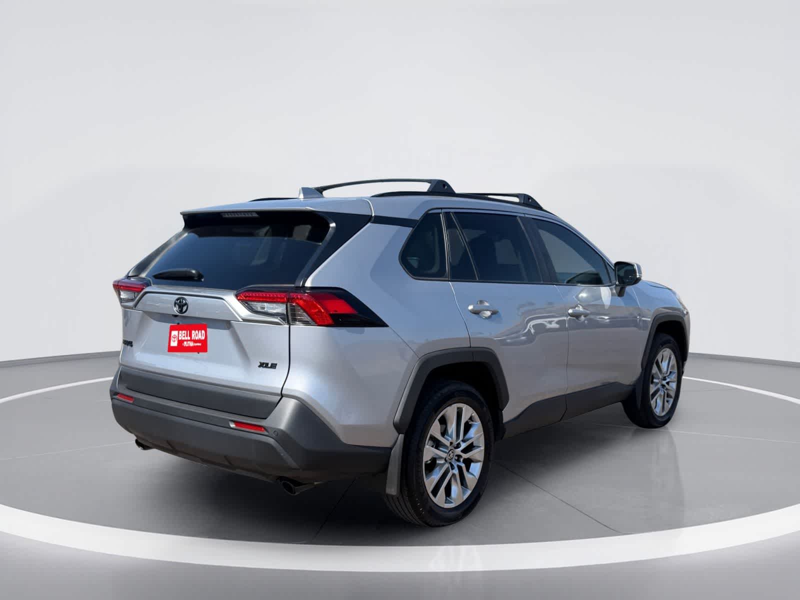 View vehicle photo 7