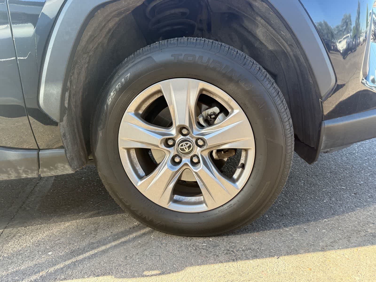 View vehicle photo 6