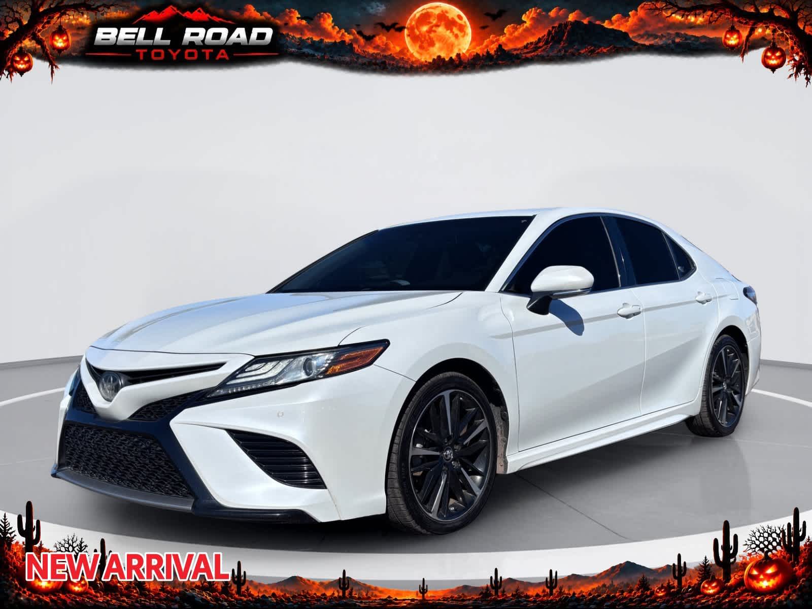 White (Wind Chill Pearl) 2018 Toyota Camry Sedan Front-Wheel Drive 8-Speed Automatic