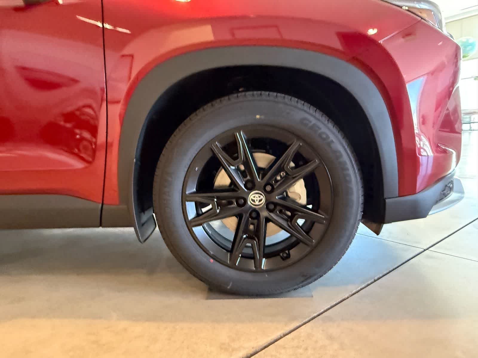 View vehicle photo 6