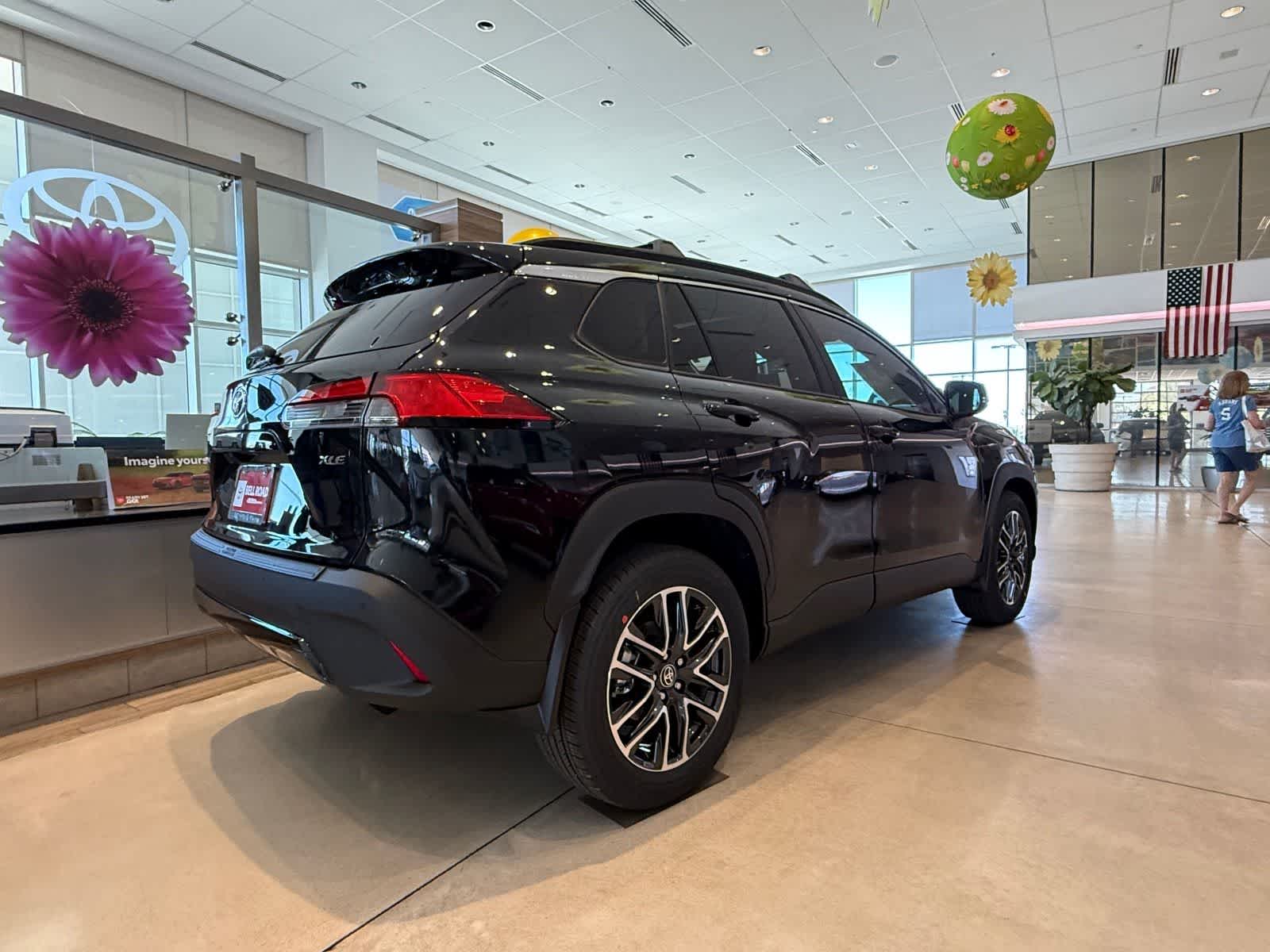 View vehicle photo 4