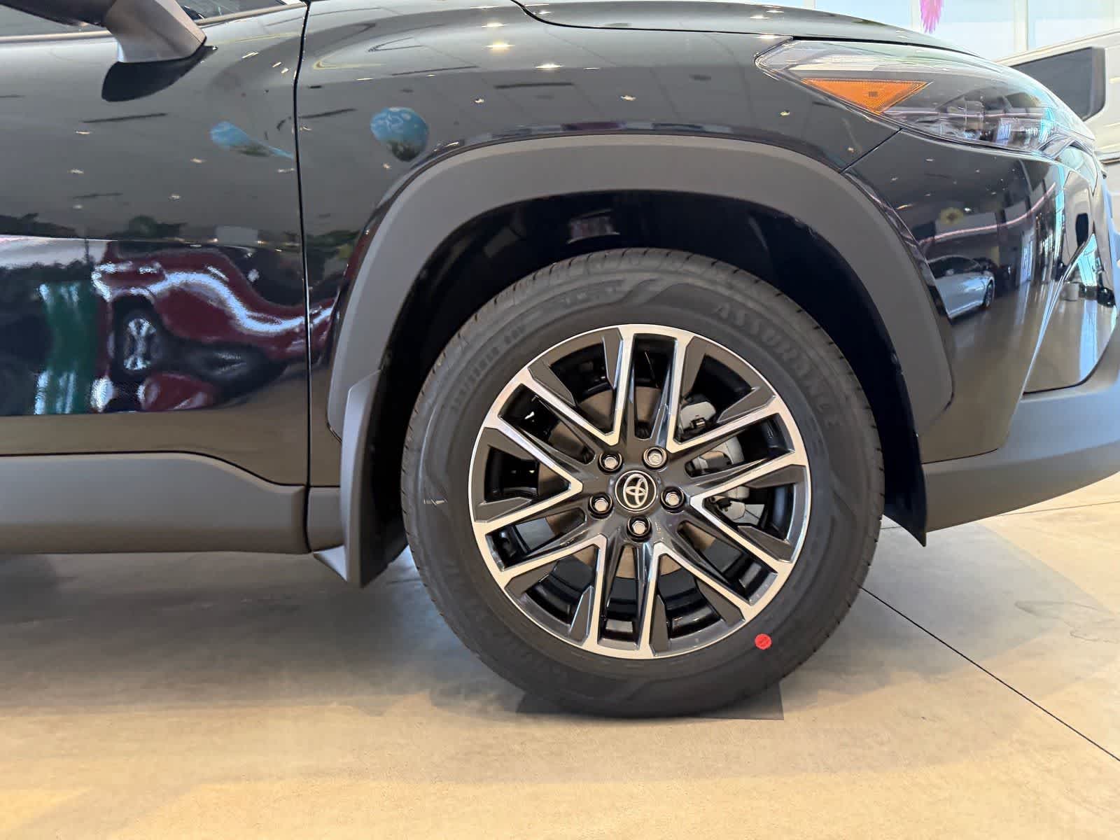 View vehicle photo 6