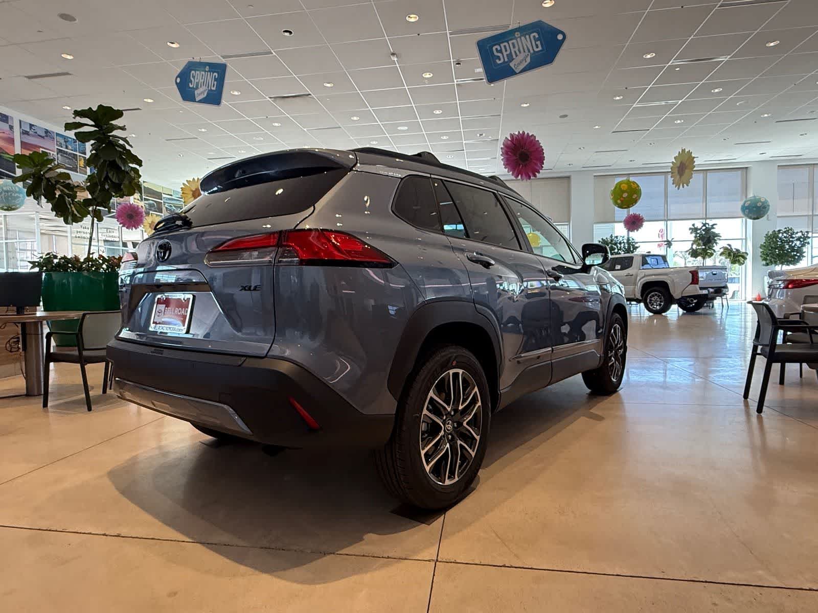 View vehicle photo 4