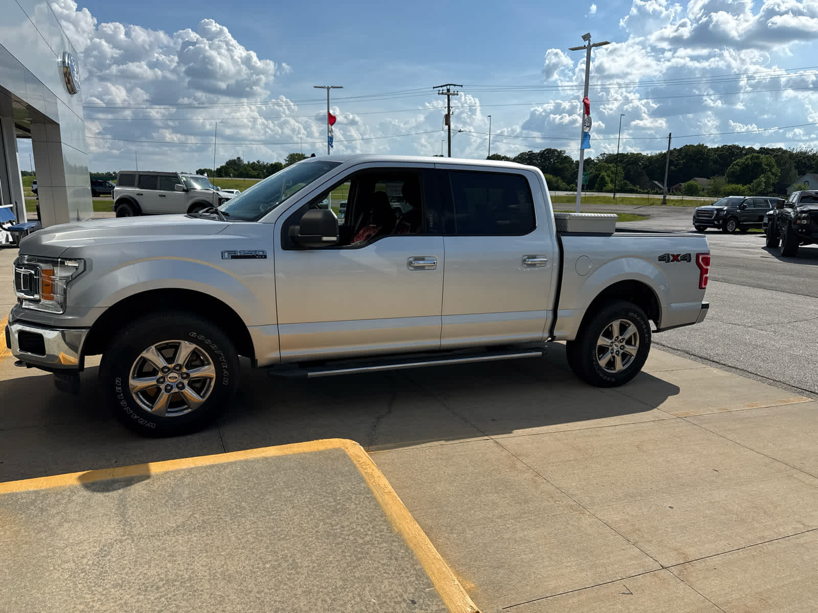 Ingot Silver Metallic 2019 Ford F-150 XLT SuperCrew 4WD Pickup Truck Four-Wheel Drive Automatic