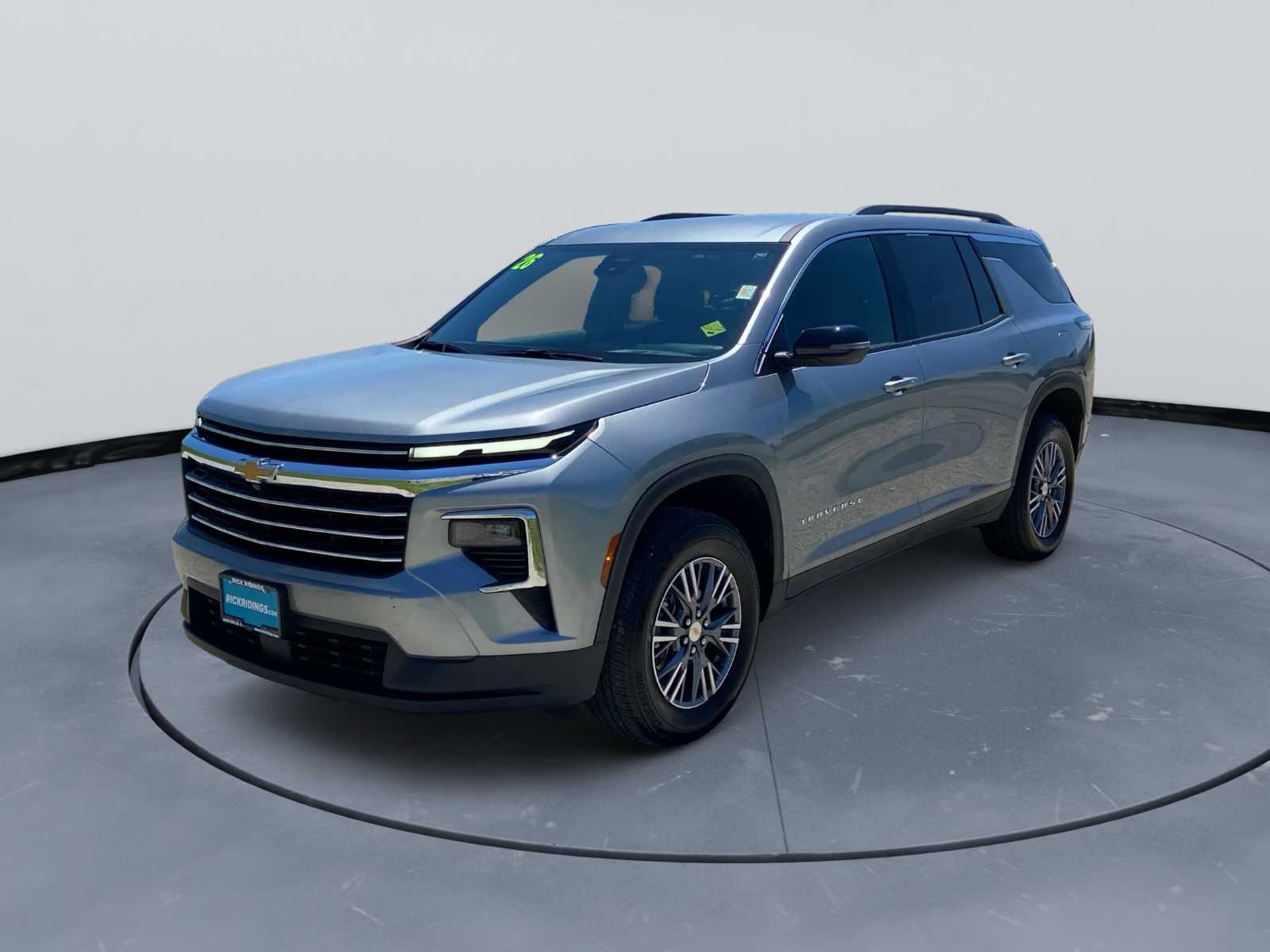 Sterling Gray Metallic 2026 Chevrolet Traverse SUV / Crossover Four-Wheel Drive 8-Speed Automatic
