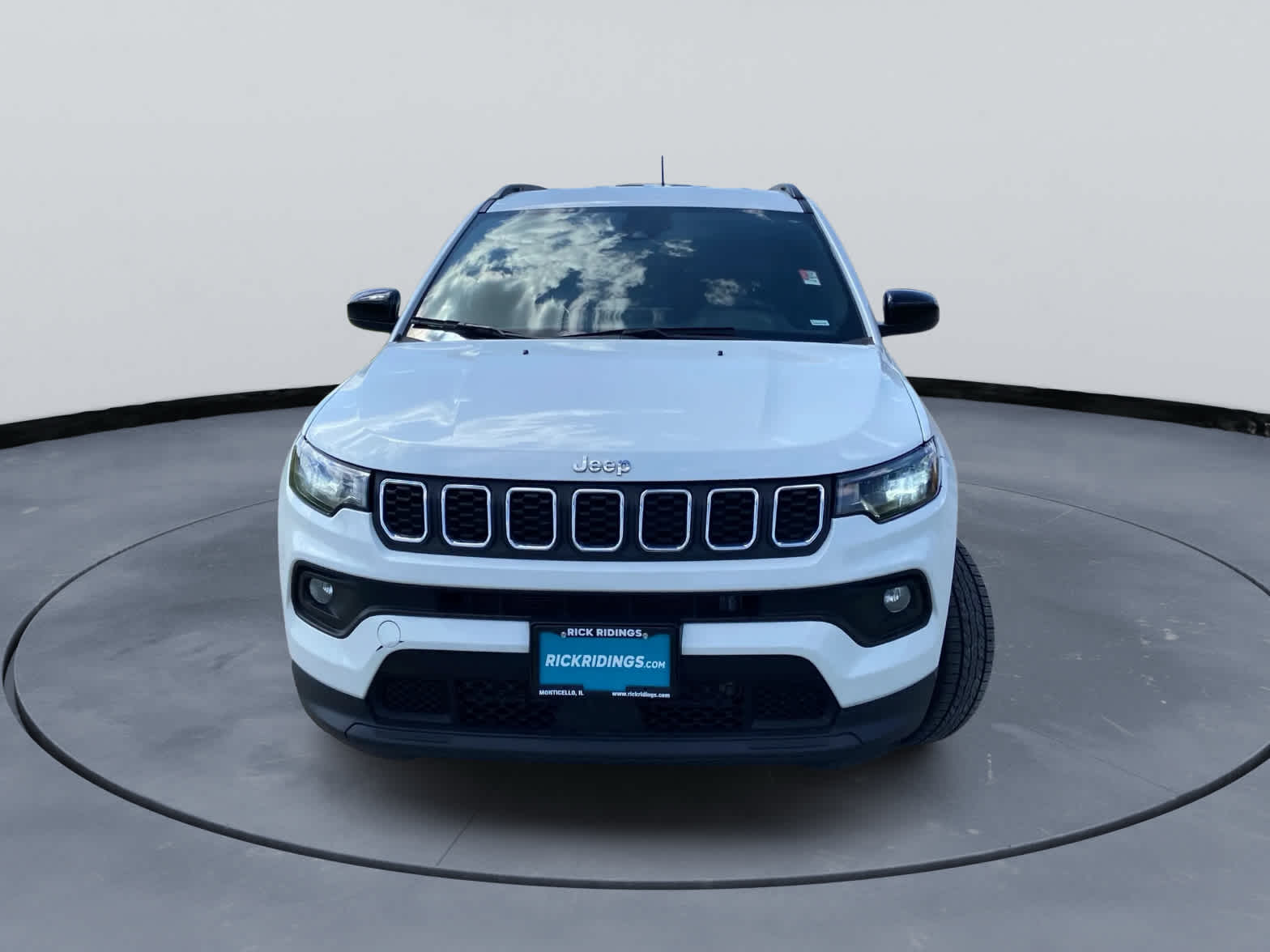 View vehicle photo 2