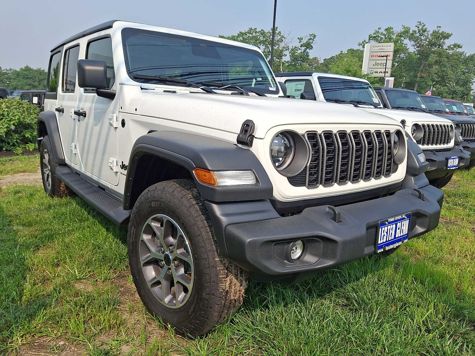 Bright White Clearcoat 2026 Jeep Wrangler SUV / Crossover Four-Wheel Drive 8-Speed Automatic