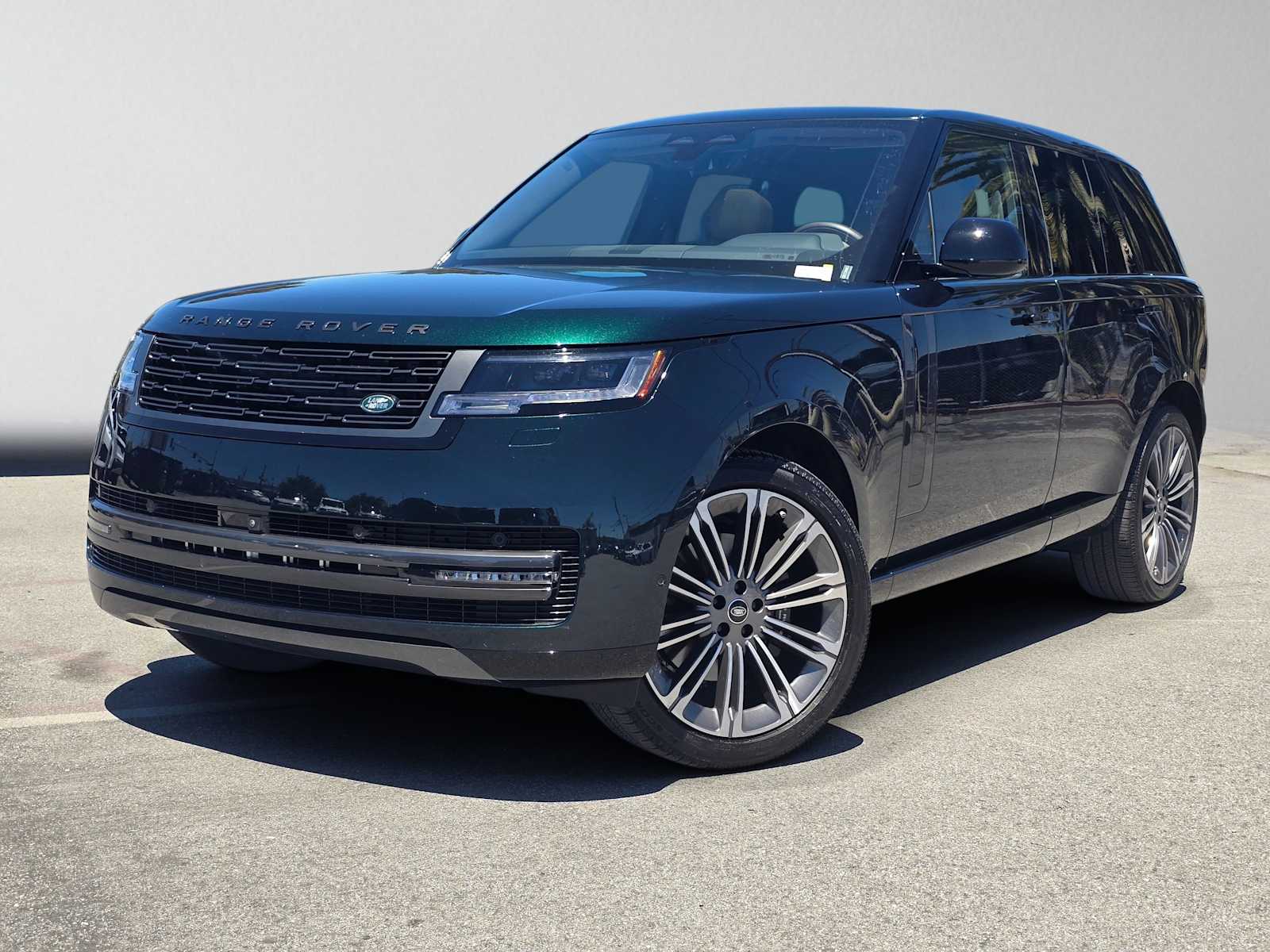  2025 Land Rover Range Rover P400 SE AWD   