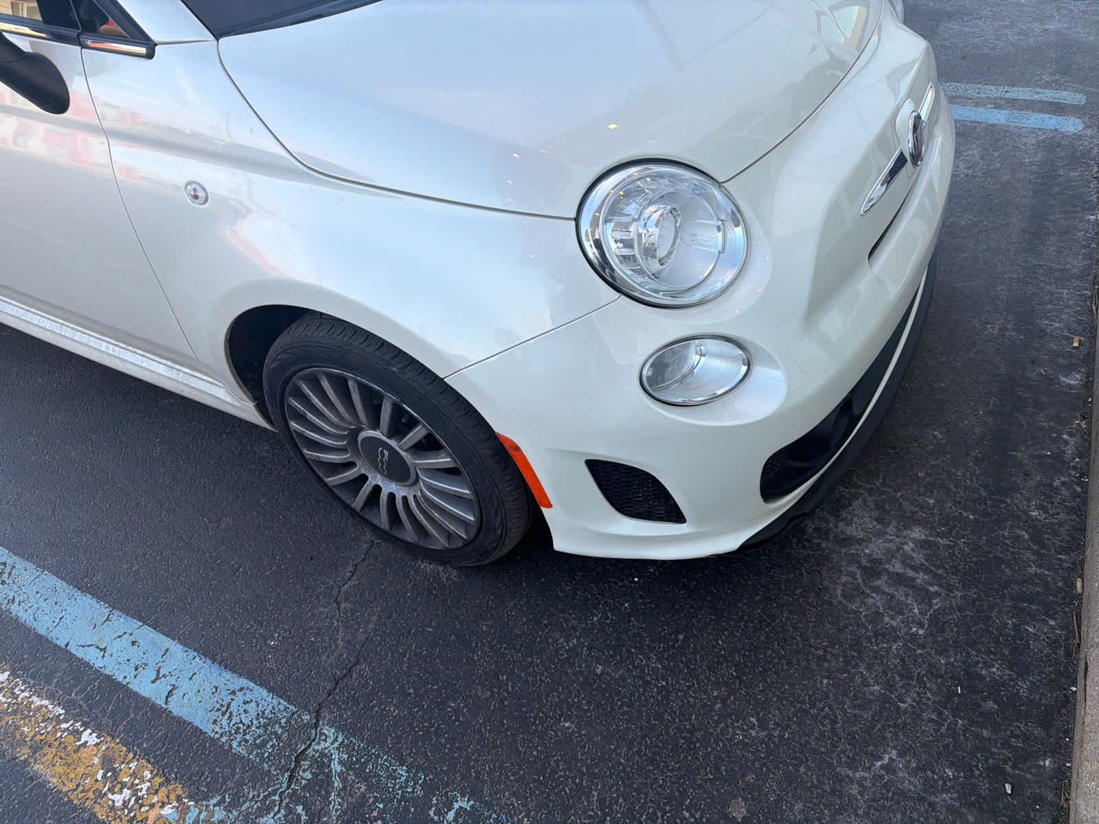 2018 FIAT 500 Lounge Hatchback FWD