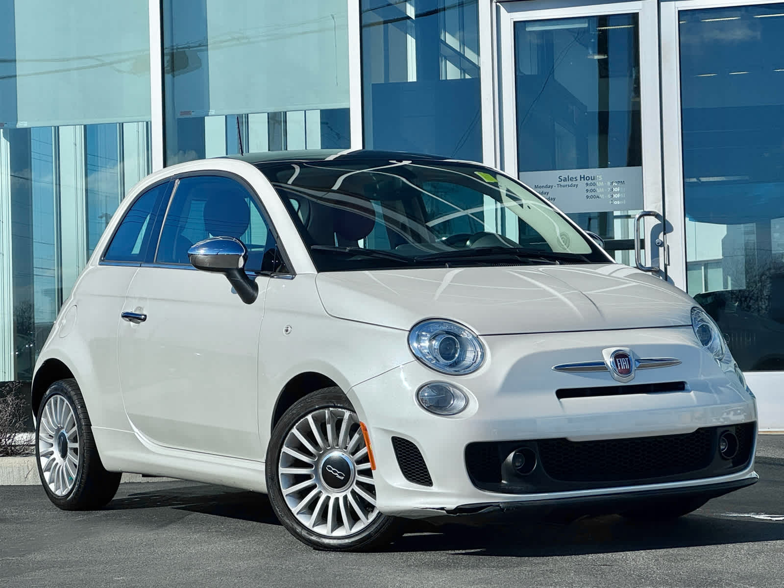 2018 FIAT 500 Lounge Hatchback FWD