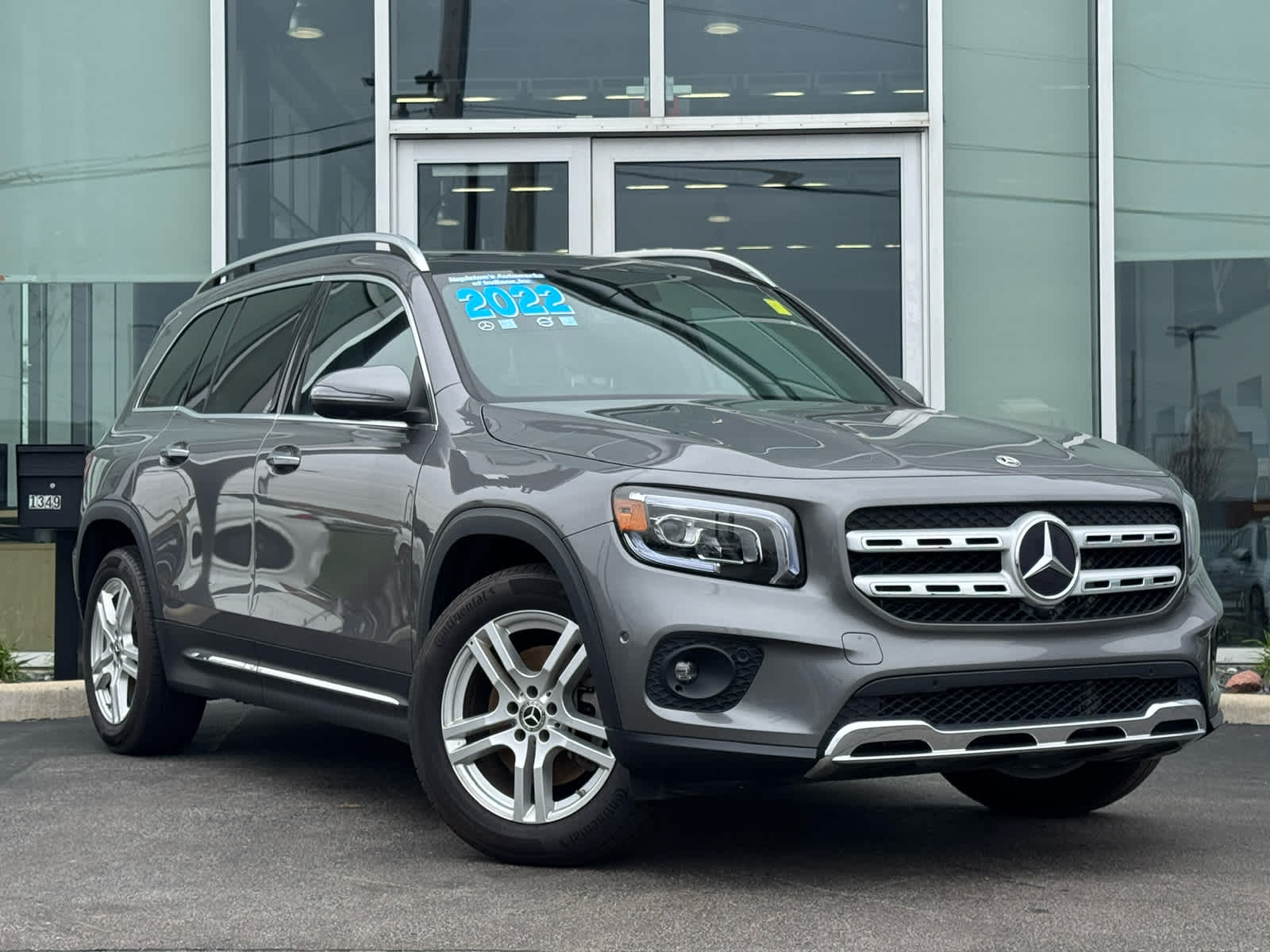 Gray (Mountain Grey Metallic) 2022 Mercedes-Benz GLB 250 4MATIC SUV / Crossover All-Wheel Drive 8-Speed Automatic