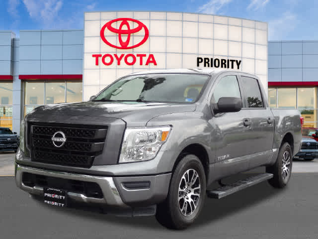 Gray (Gun Metallic) 2023 Nissan Titan Pickup Truck Four-Wheel Drive Automatic