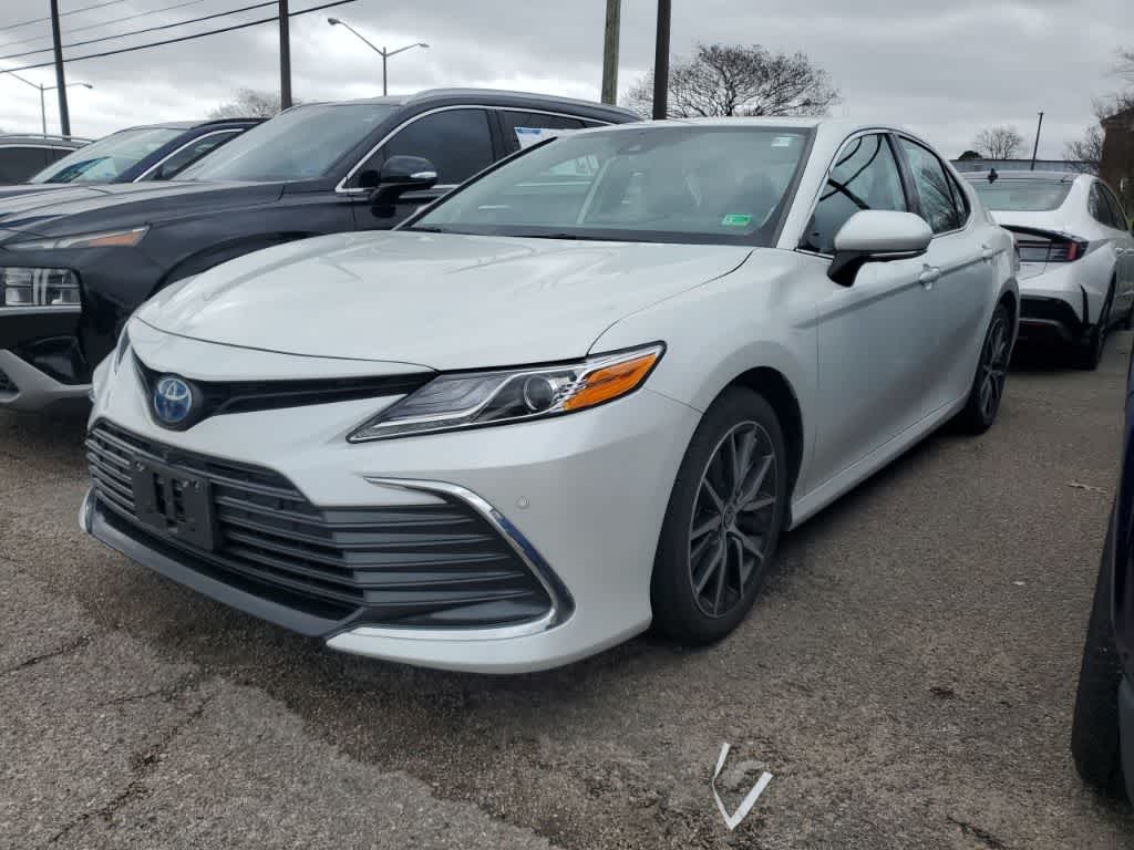 2023 Toyota Camry Hybrid XLE FWD