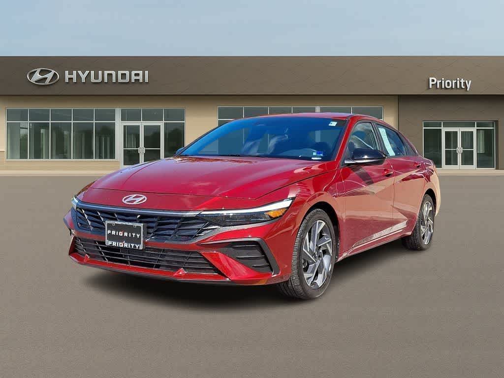 Ultimate Red 2025 Hyundai Elantra SEL Sport FWD Sedan Front-Wheel Drive Continuously Variable Transmission