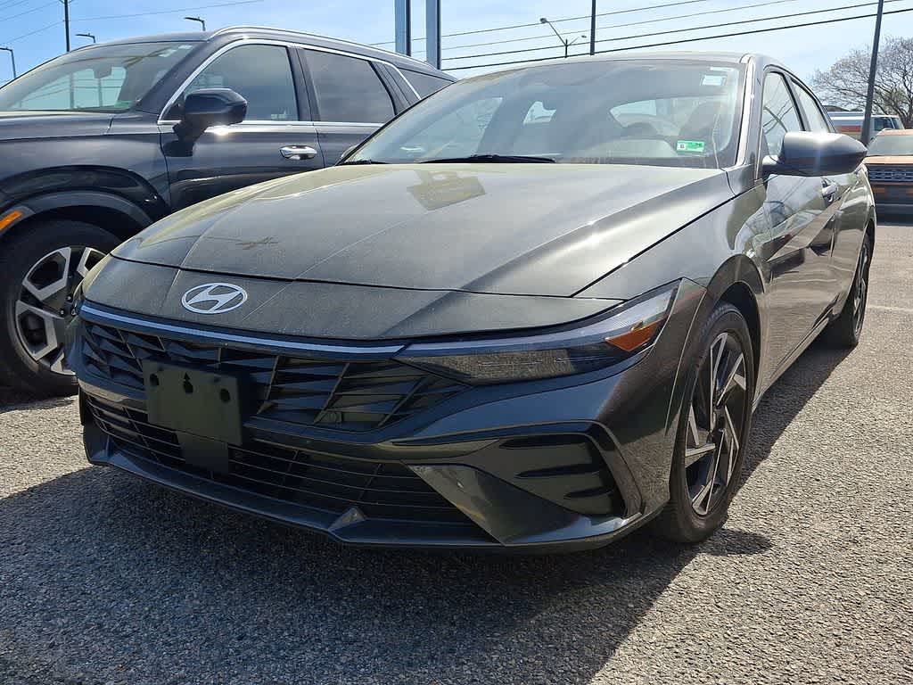 Amazon Gray 2024 Hyundai Elantra SEL FWD Sedan Front-Wheel Drive Continuously Variable Transmission